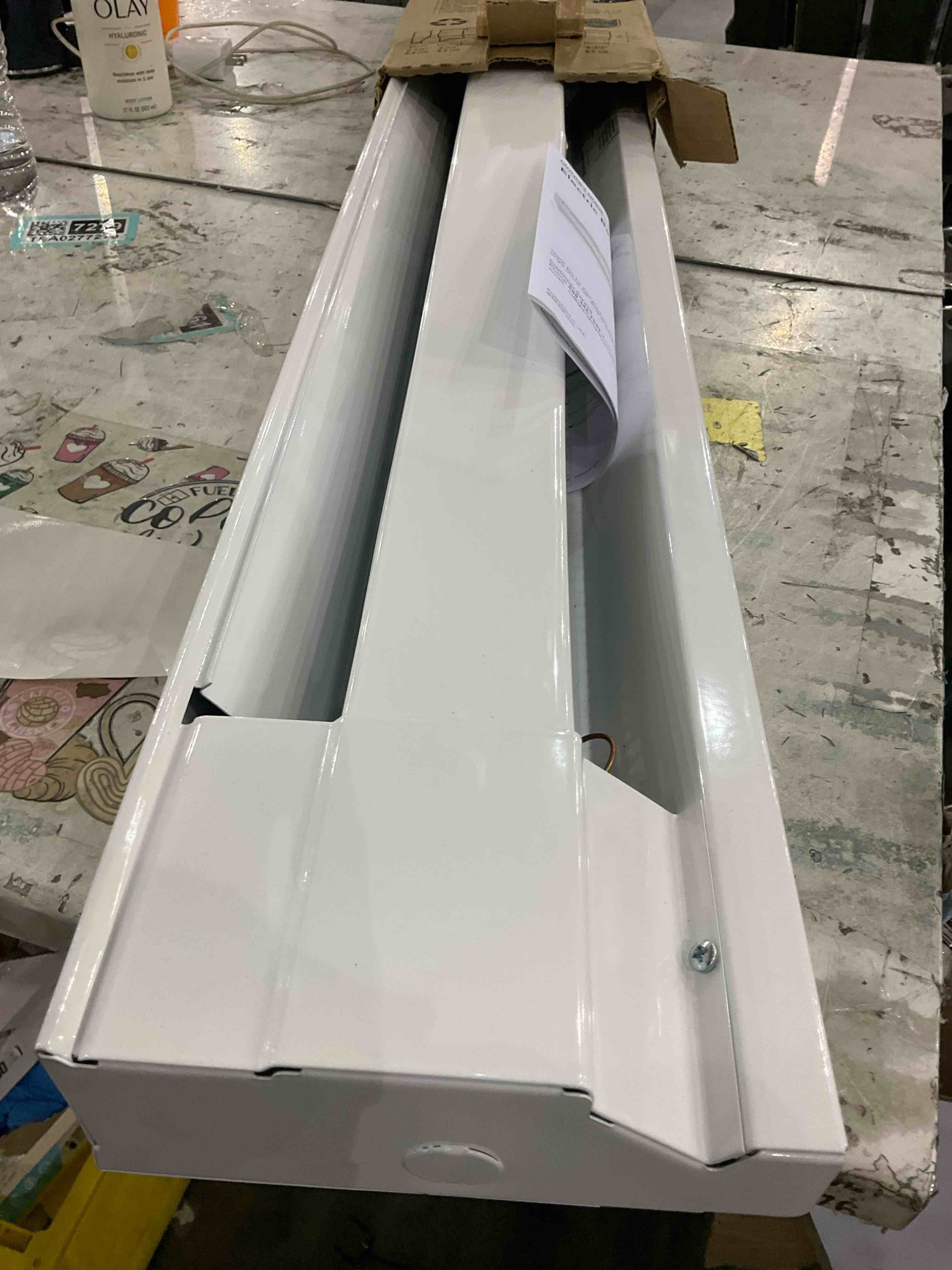 https://s3.amazonaws.com/lotting-images-prod/bidfta/PPE0323412_1734363801052.jpeg