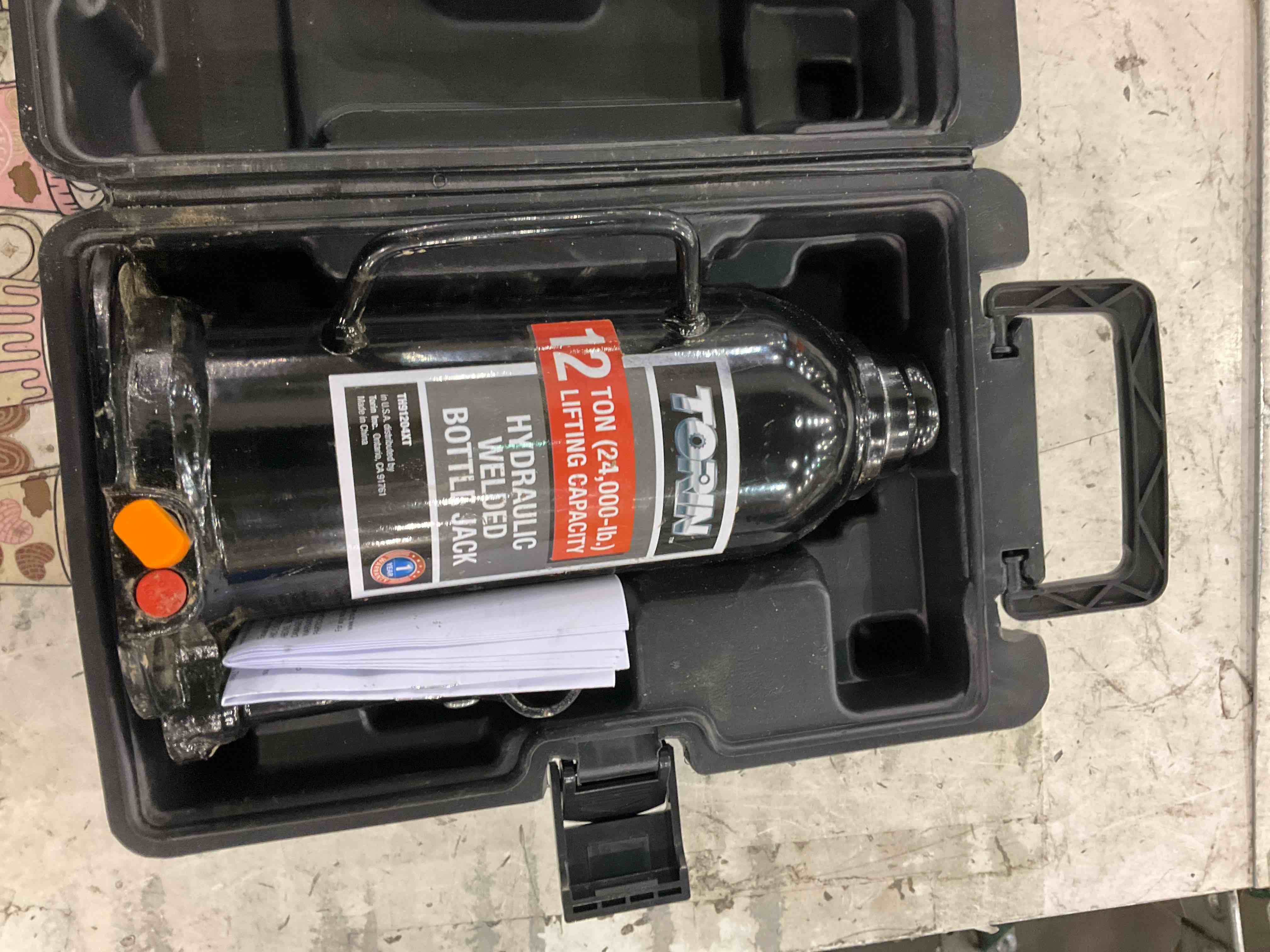 Torin Black 6-Ton Steel Hydraulic Bottle Jack