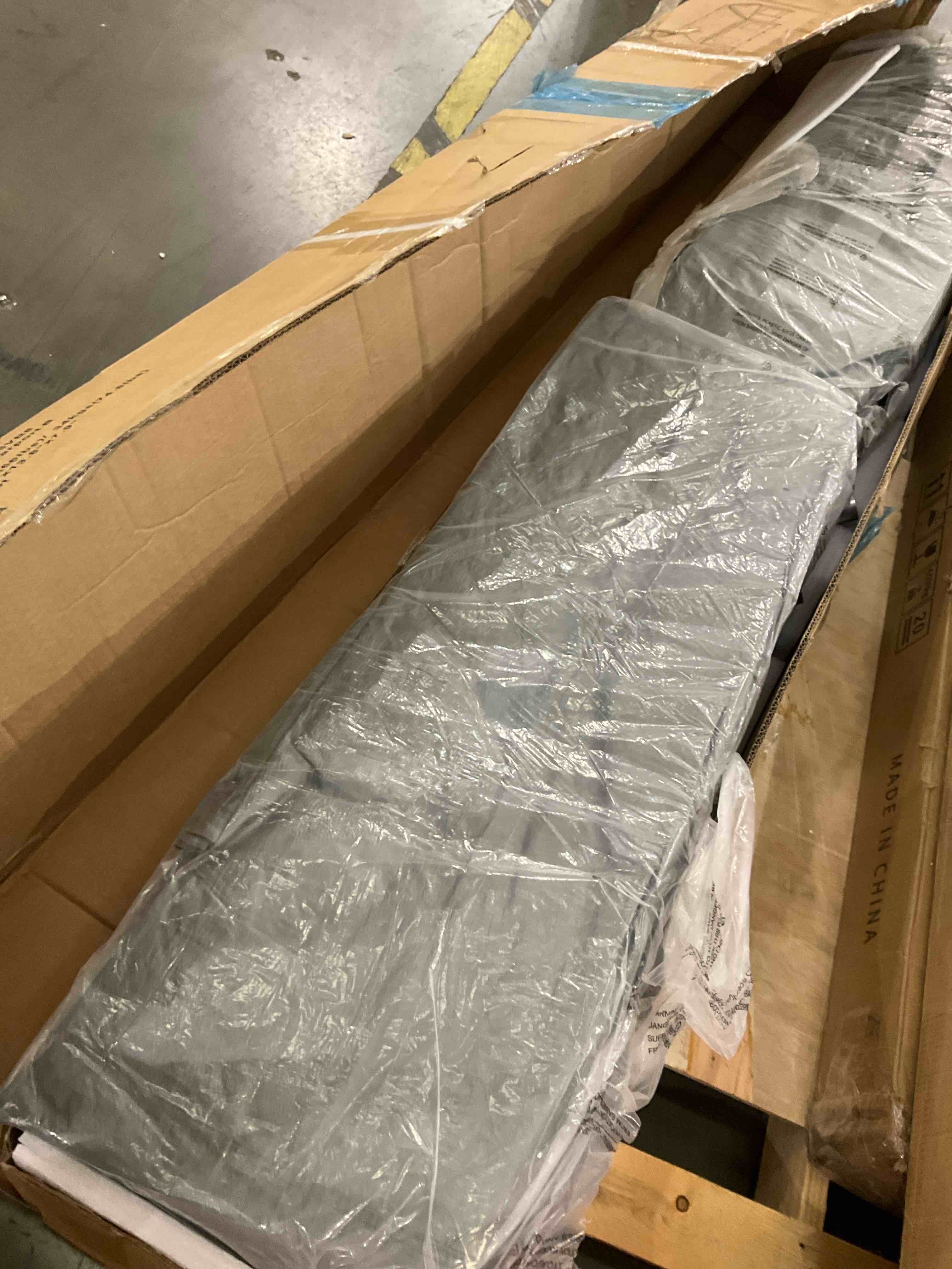 https://s3.amazonaws.com/lotting-images-prod/bidfta/PPE0323571_1734105209504.jpeg