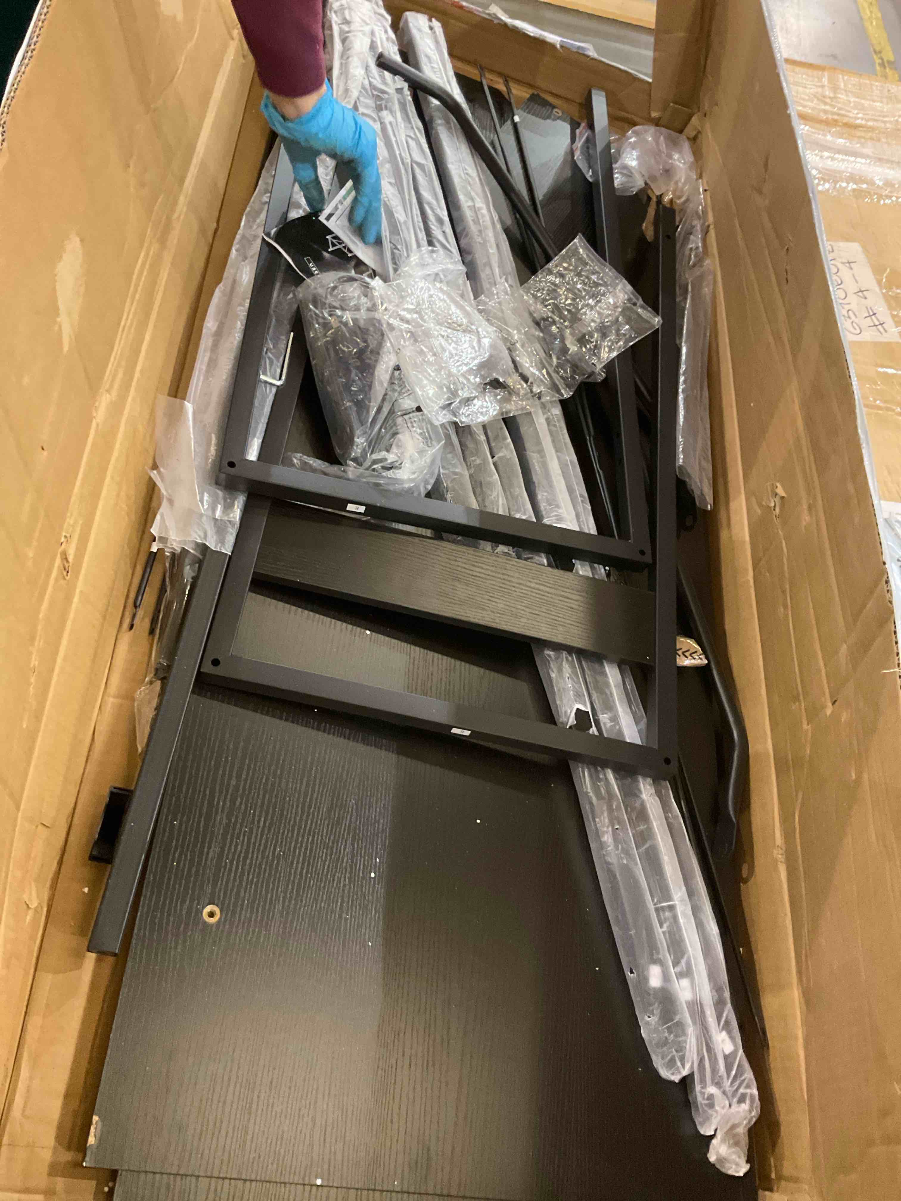 https://s3.amazonaws.com/lotting-images-prod/bidfta/PPE0323772_1733933421848.jpeg