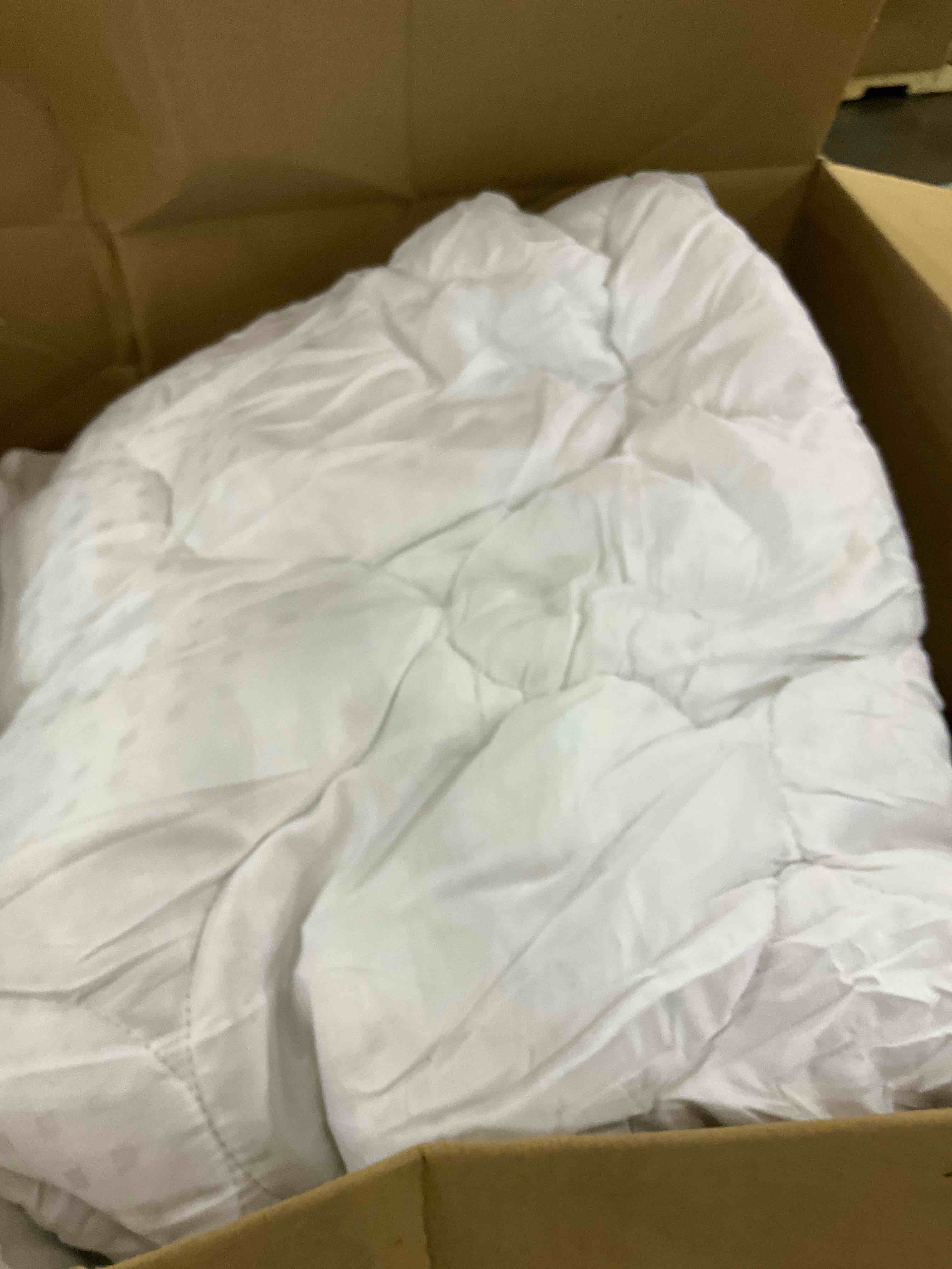 Amazon Basics Hypoallergenic Quilted Mattress Topper Pad, Cover 18 Inches Deep, Full, White