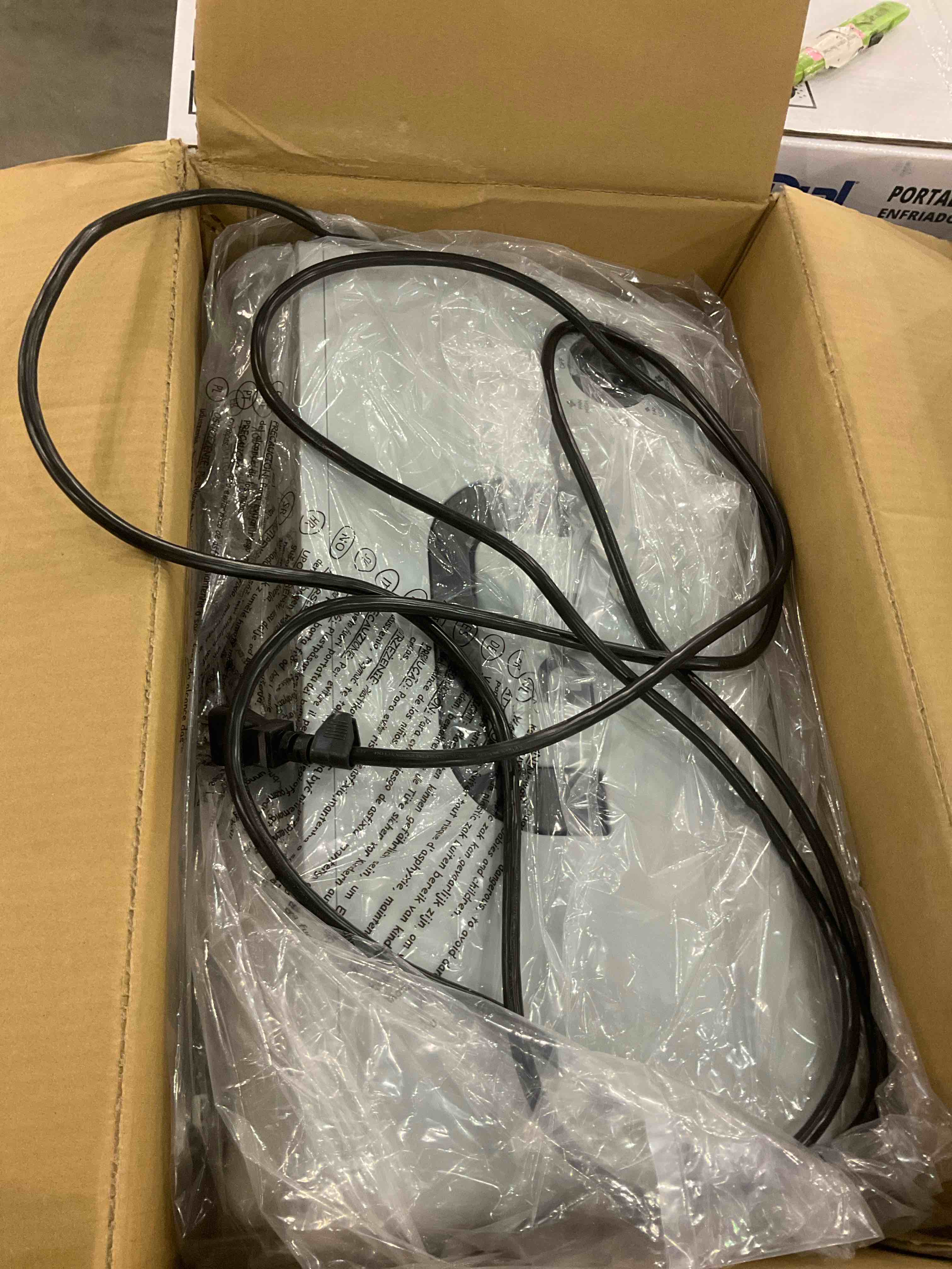 https://s3.amazonaws.com/lotting-images-prod/bidfta/PPE0326005_1730985968453.jpeg