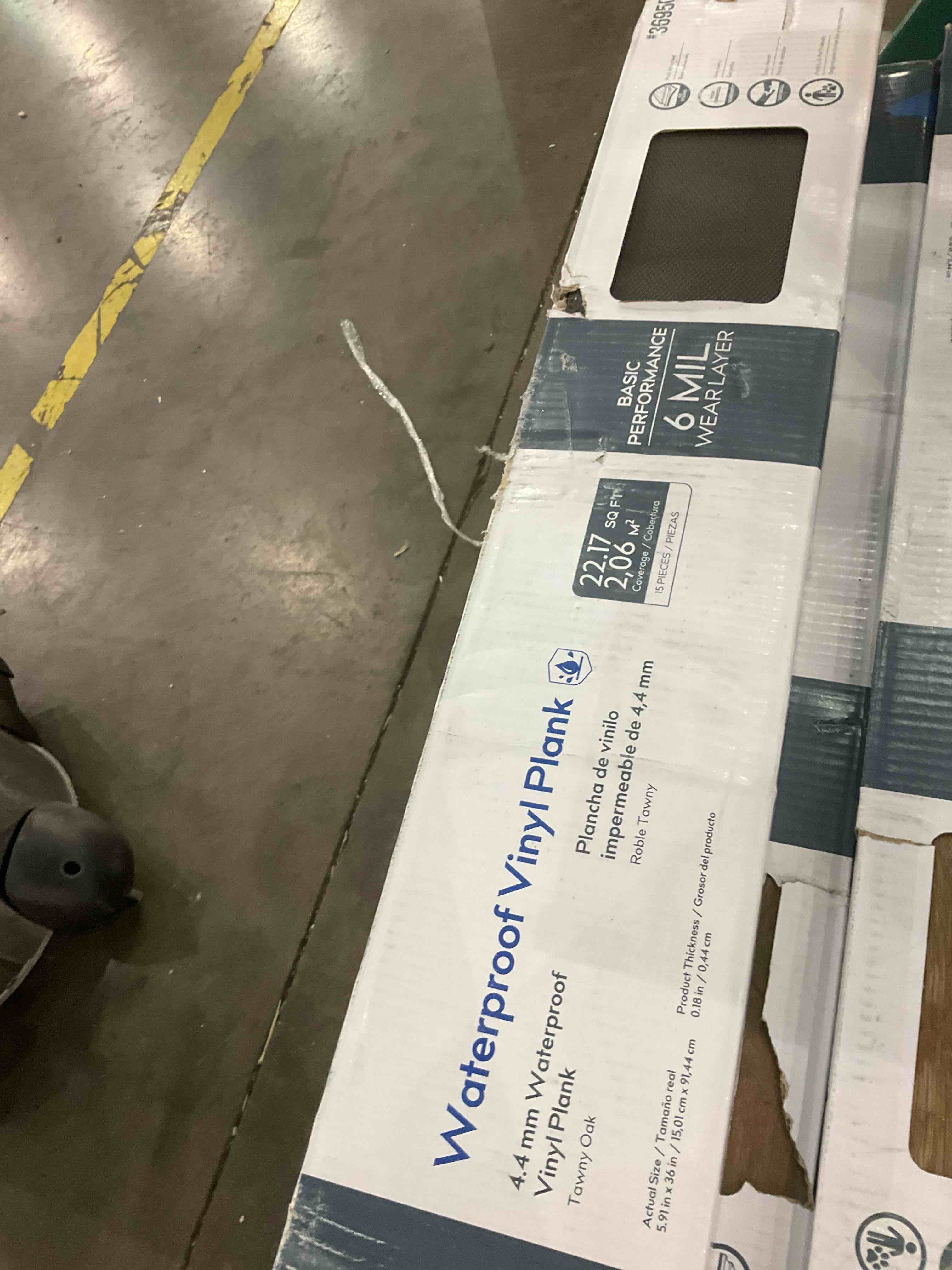 Style Waterproof Vinyl Plank 22.17 SQ FT 2,06 ?