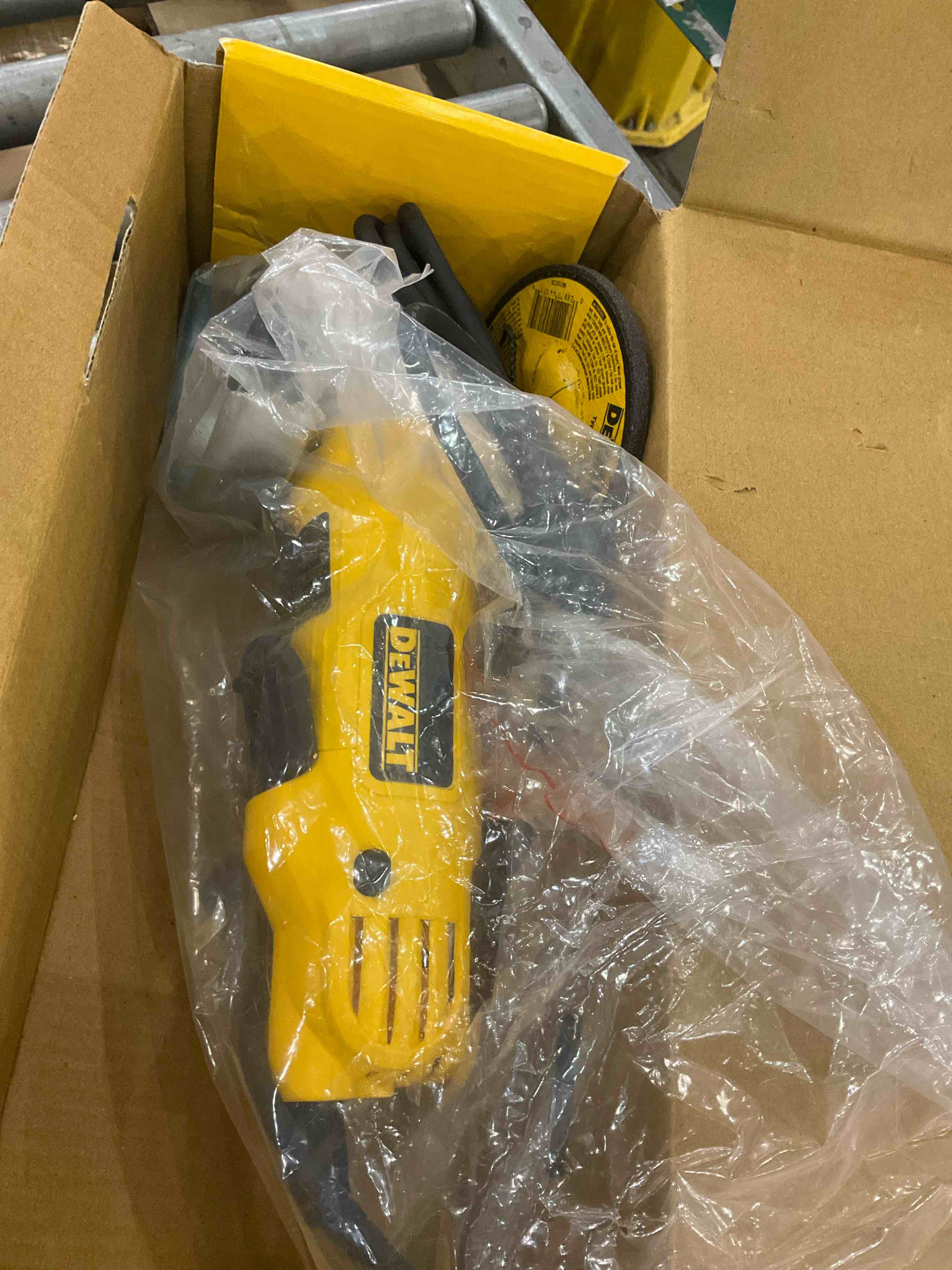 https://s3.amazonaws.com/lotting-images-prod/bidfta/PPE0326142_1730911545899.jpeg