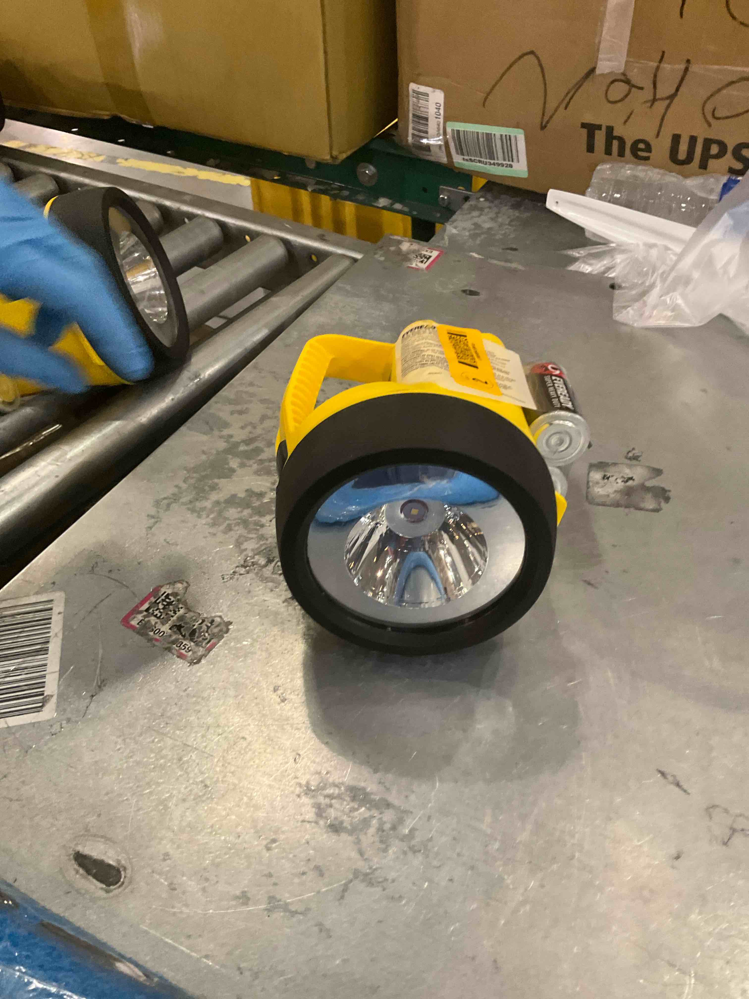 https://s3.amazonaws.com/lotting-images-prod/bidfta/PPE0326369_1730819850818.jpeg
