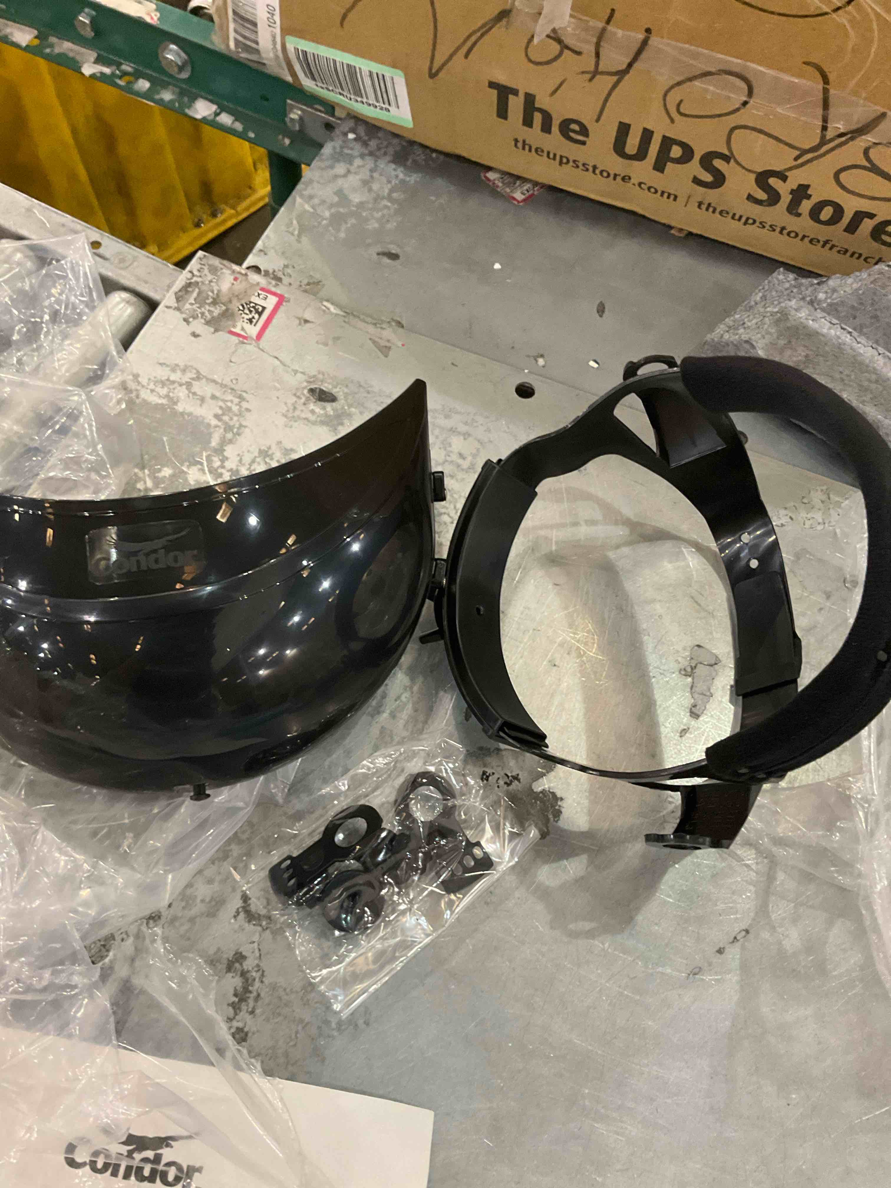 https://s3.amazonaws.com/lotting-images-prod/bidfta/PPE0326440_1730748830575.jpeg