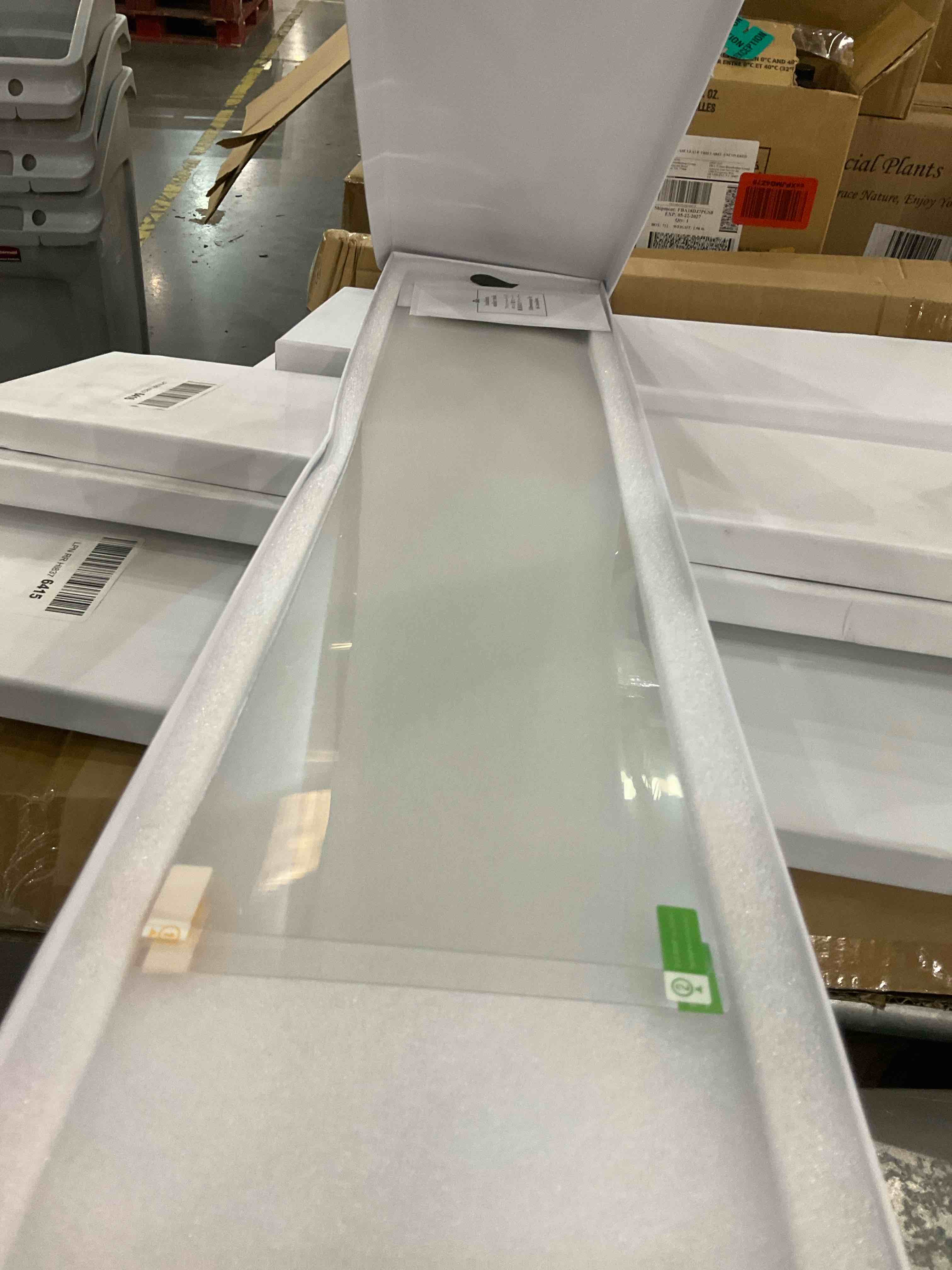 https://s3.amazonaws.com/lotting-images-prod/bidfta/PPE0326960_1730313941826.jpeg