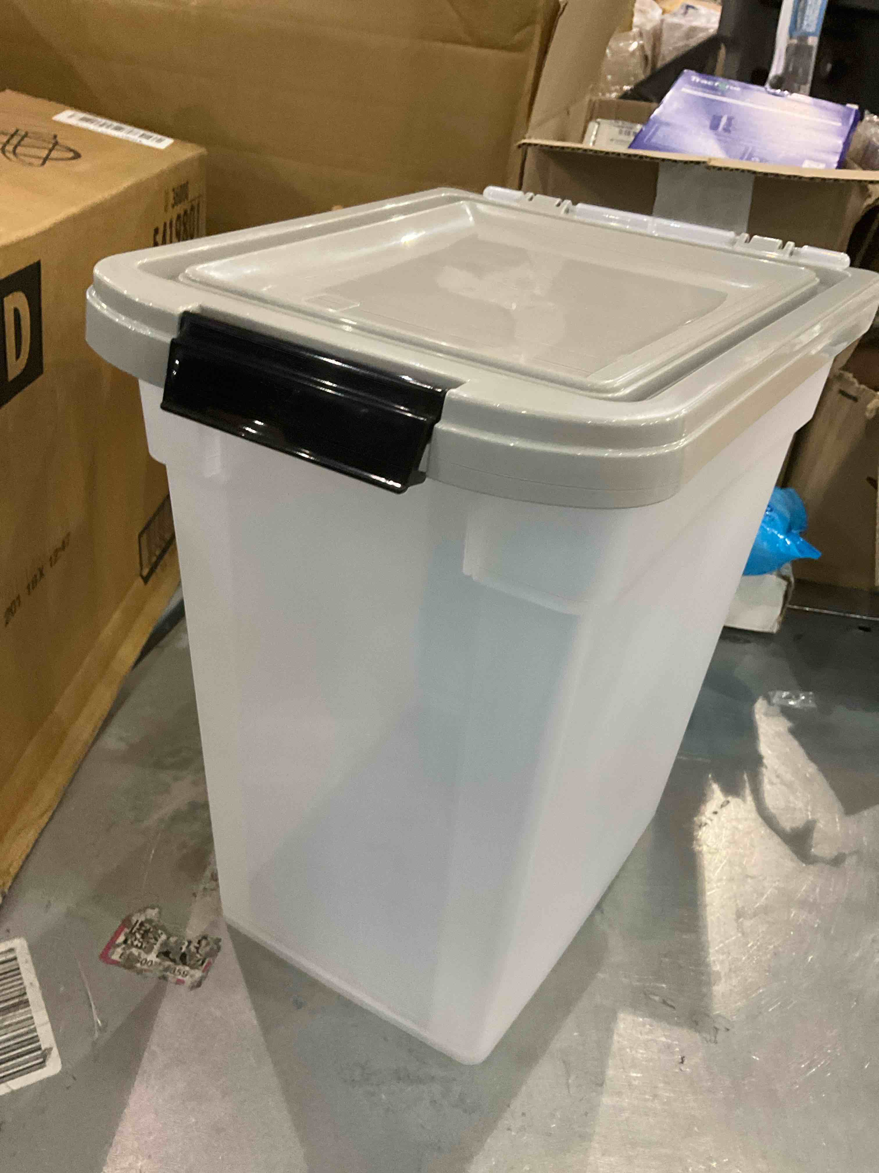 IRIS USA WeatherPro Airtight Dog Food Storage 