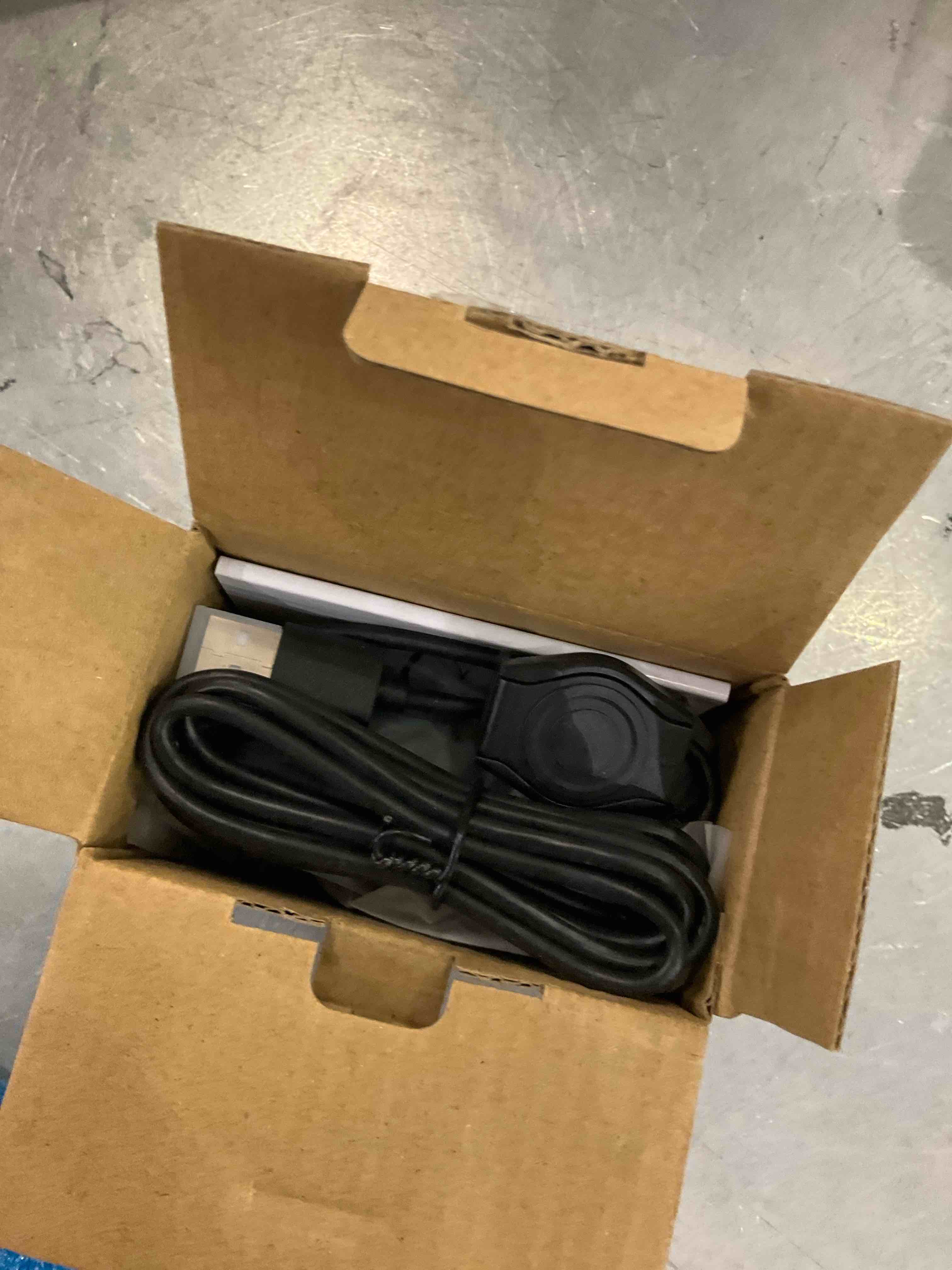 https://s3.amazonaws.com/lotting-images-prod/bidfta/PPE0327216_1730215069856.jpeg