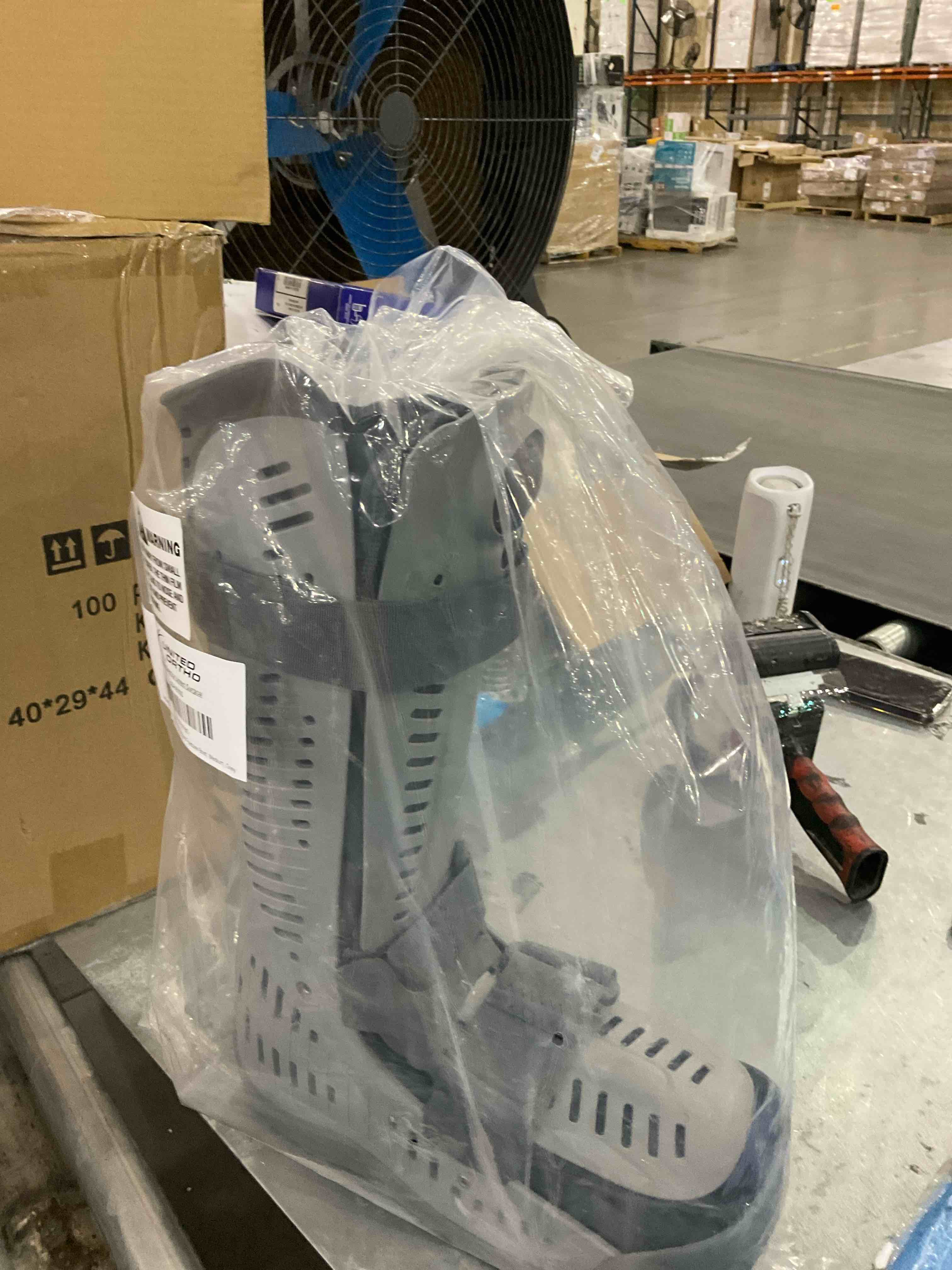 https://s3.amazonaws.com/lotting-images-prod/bidfta/PPE0327256_1730204492571.jpeg