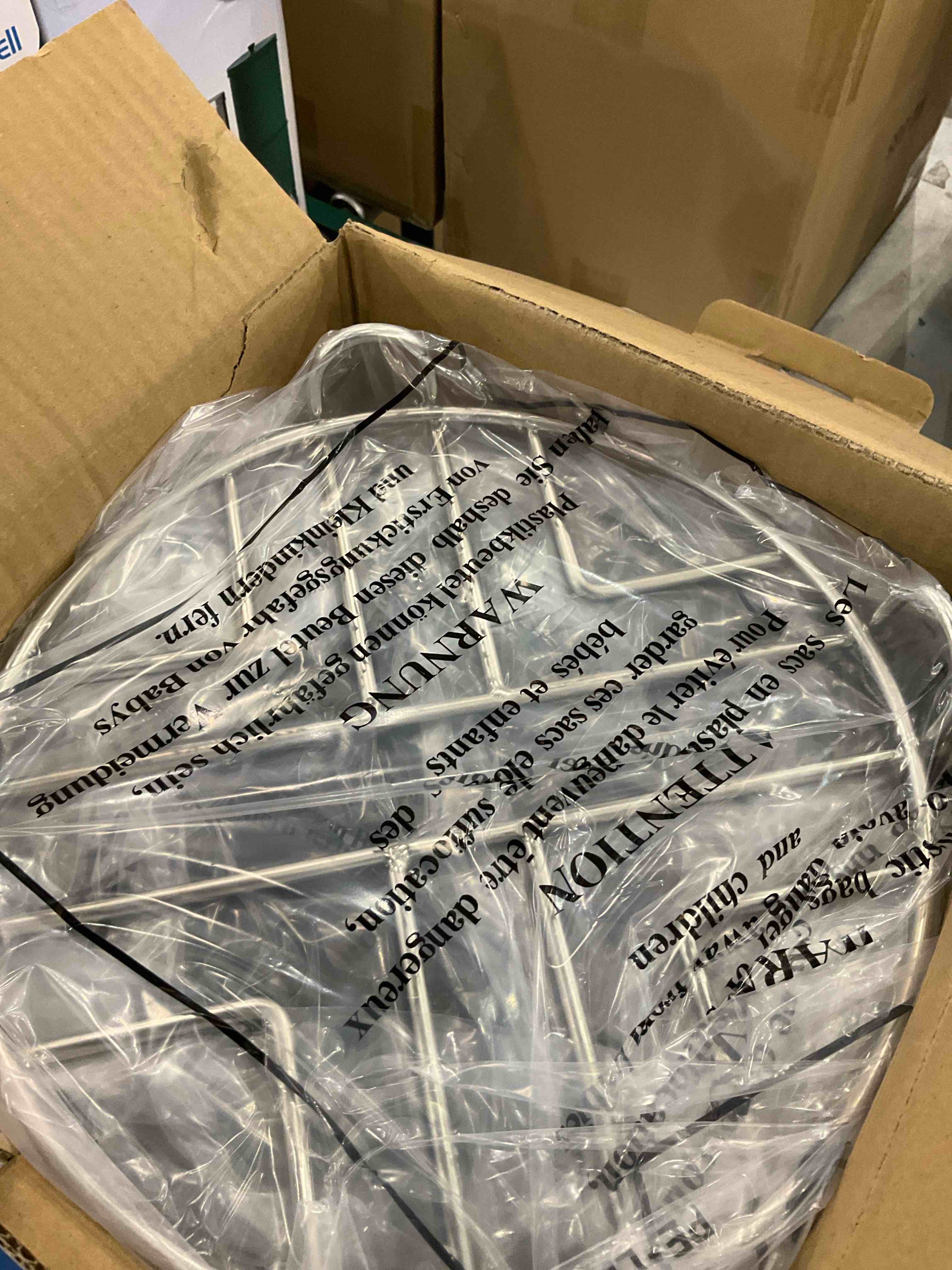https://s3.amazonaws.com/lotting-images-prod/bidfta/PPE0327754_1729694844841.jpeg