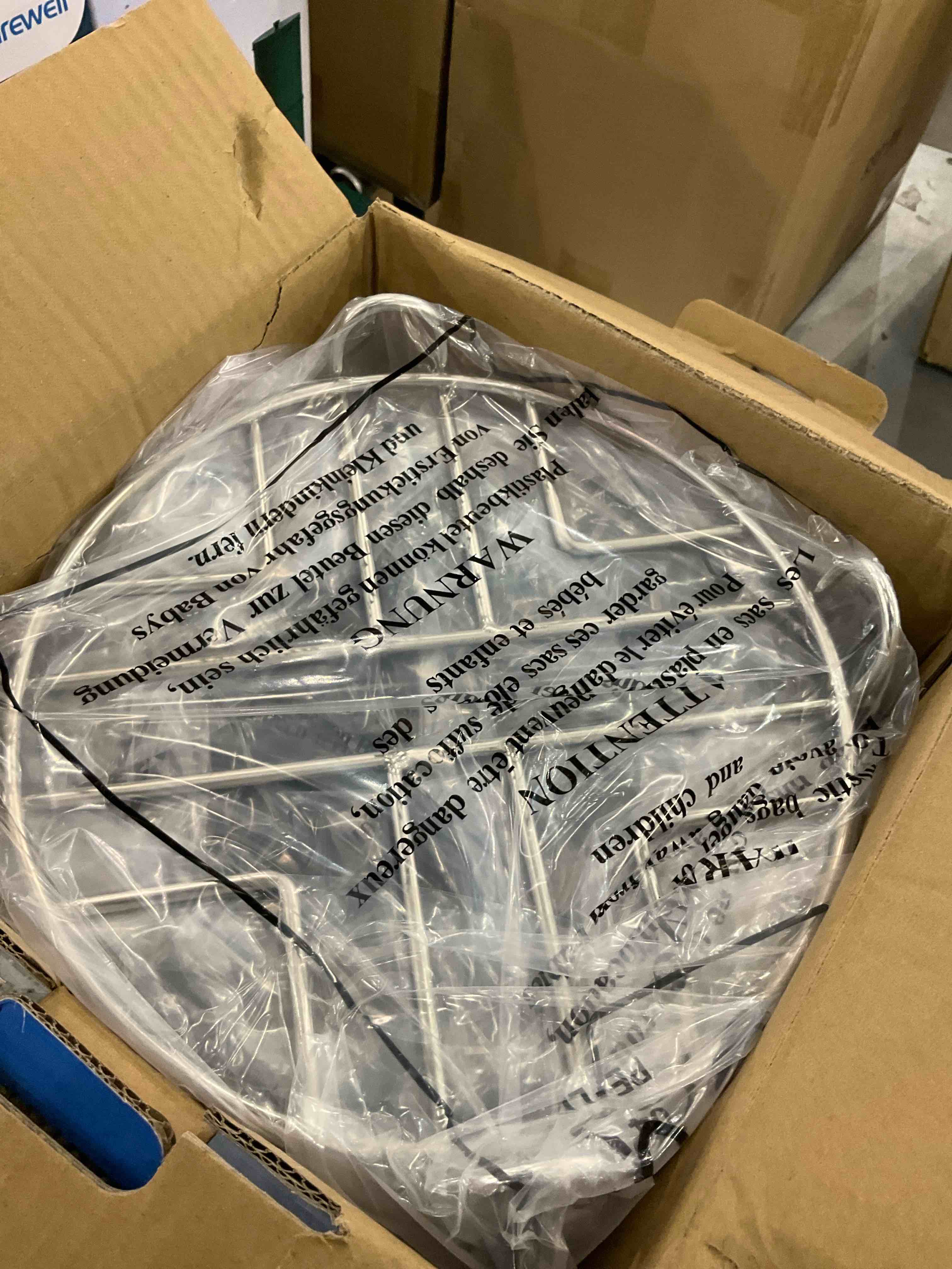 https://s3.amazonaws.com/lotting-images-prod/bidfta/PPE0327754_1729694846013.jpeg