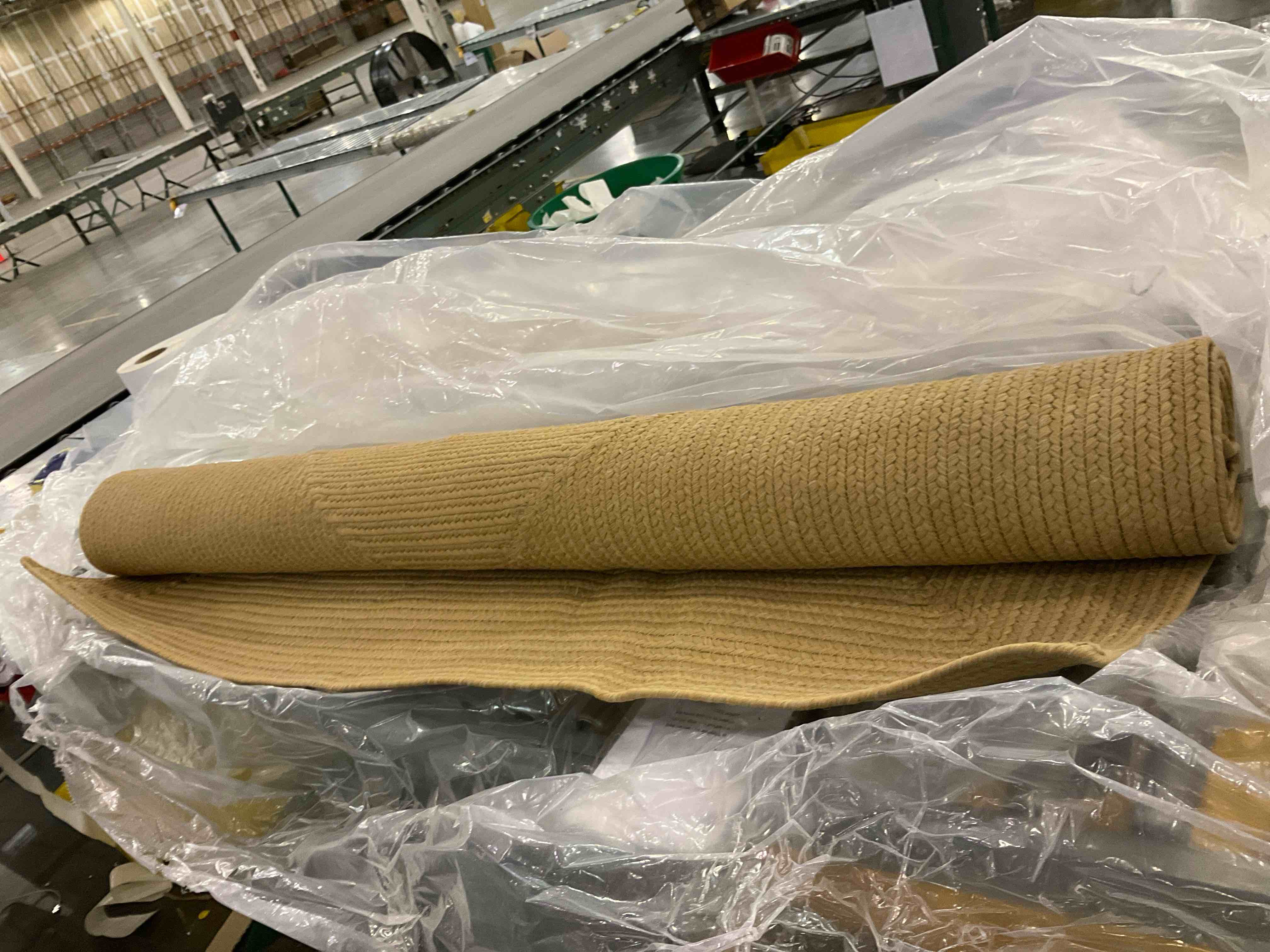https://s3.amazonaws.com/lotting-images-prod/bidfta/PPE0328051_1731693951272.jpeg