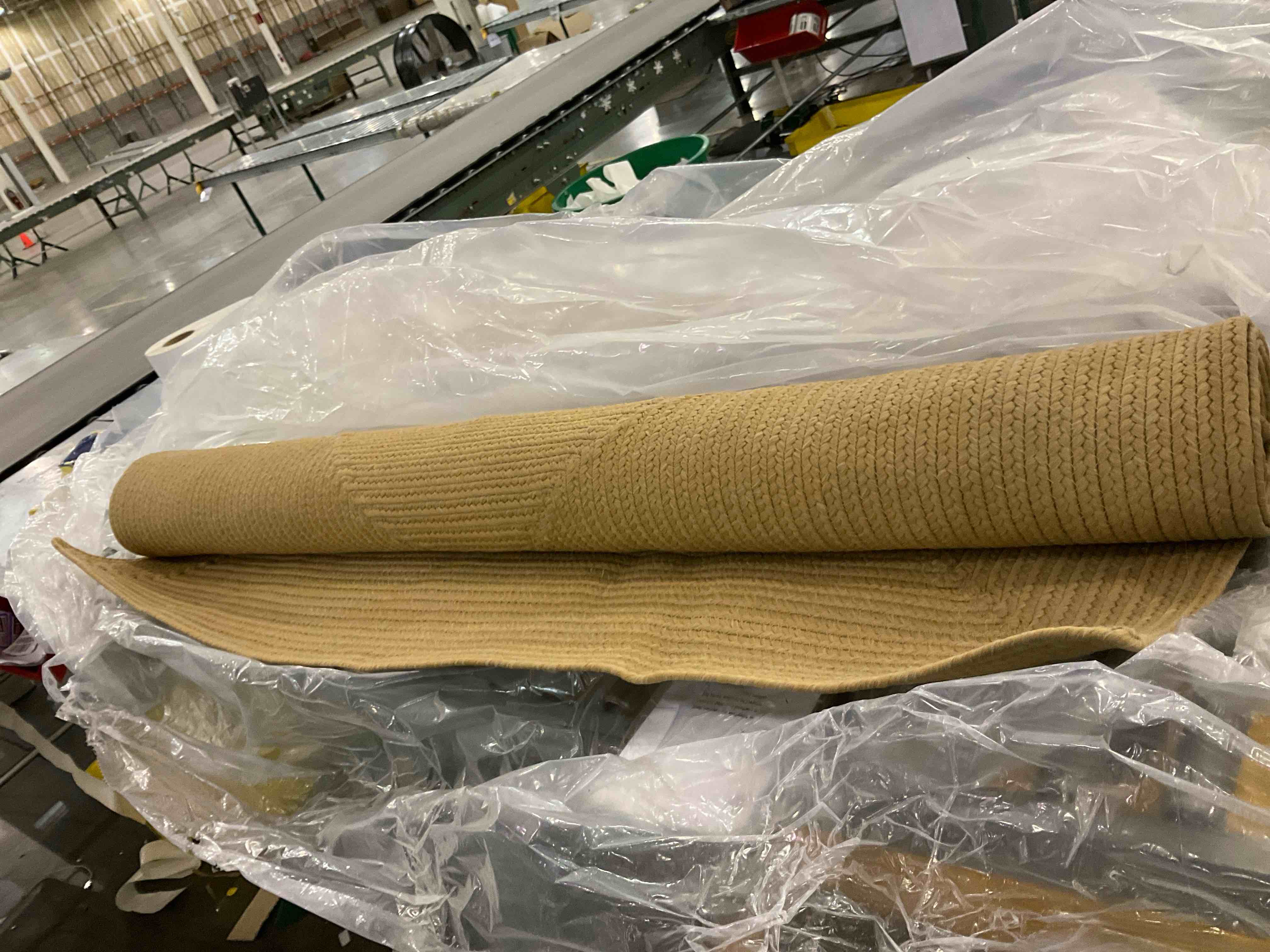 https://s3.amazonaws.com/lotting-images-prod/bidfta/PPE0328051_1731693952222.jpeg