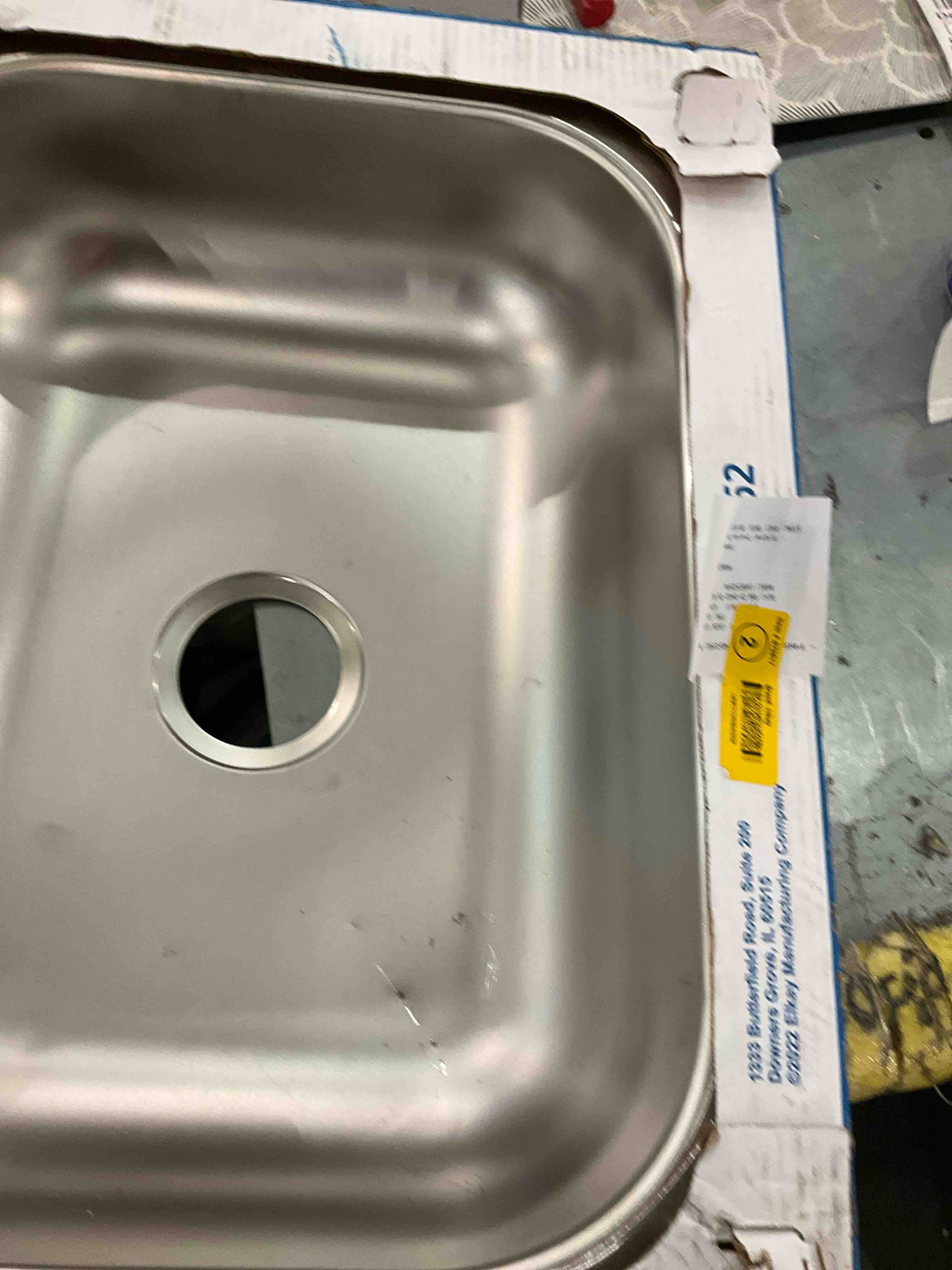 https://s3.amazonaws.com/lotting-images-prod/bidfta/PPE0328632_1730828682337.jpeg