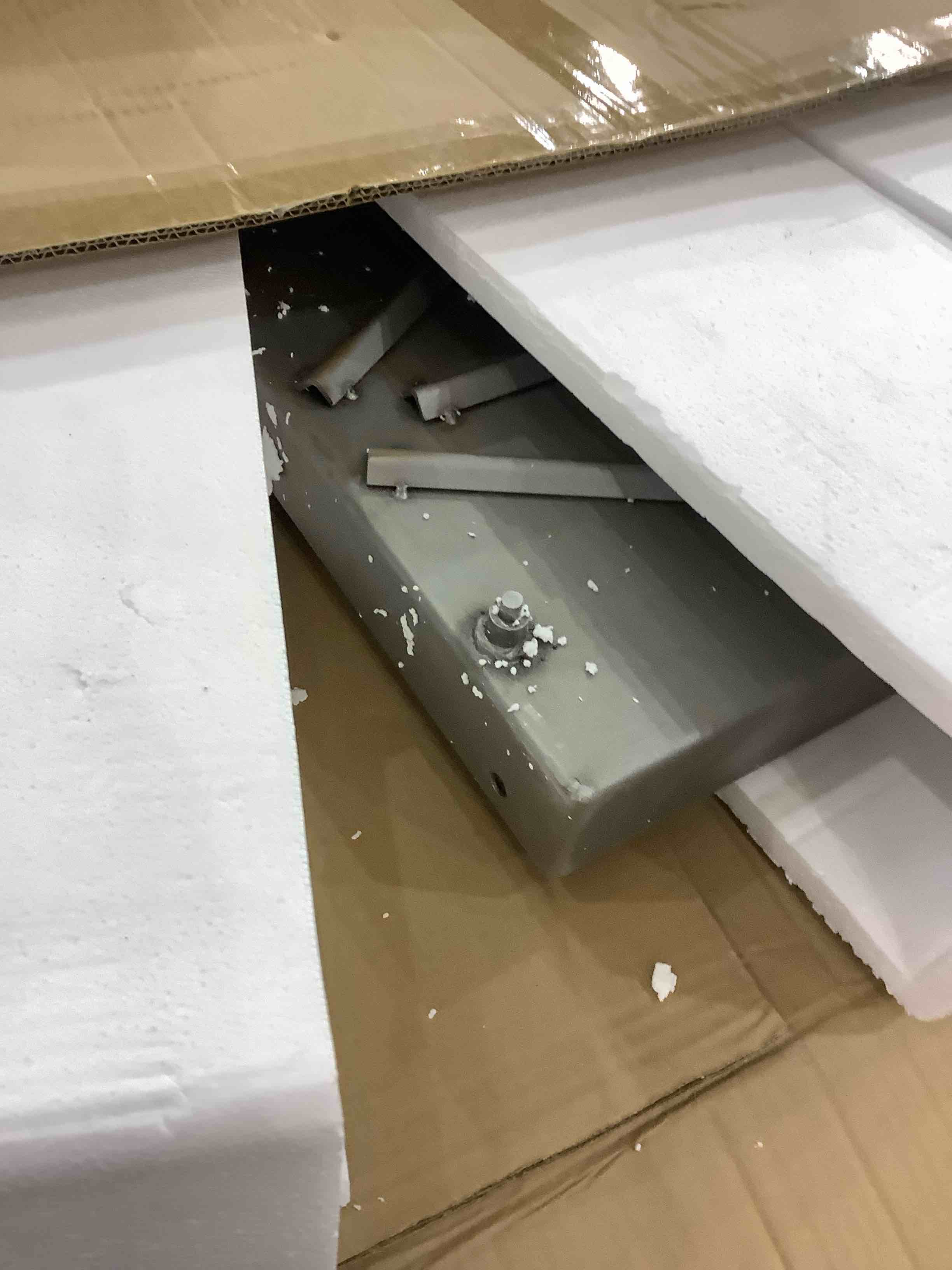 https://s3.amazonaws.com/lotting-images-prod/bidfta/PPE0328941_1730396463685.jpeg