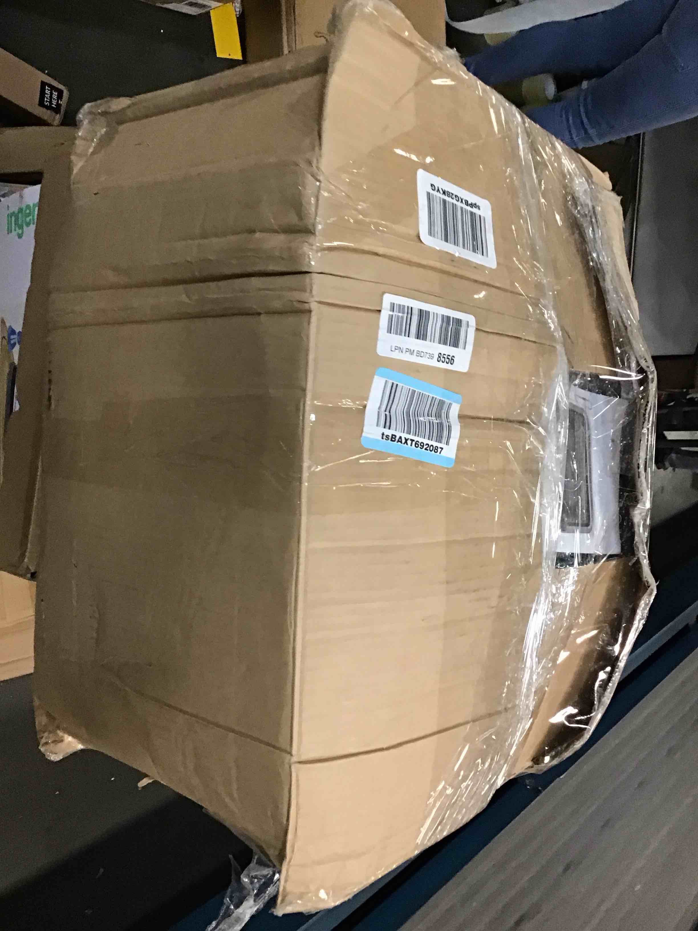 https://s3.amazonaws.com/lotting-images-prod/bidfta/PPE0330226_1728690625732.jpeg