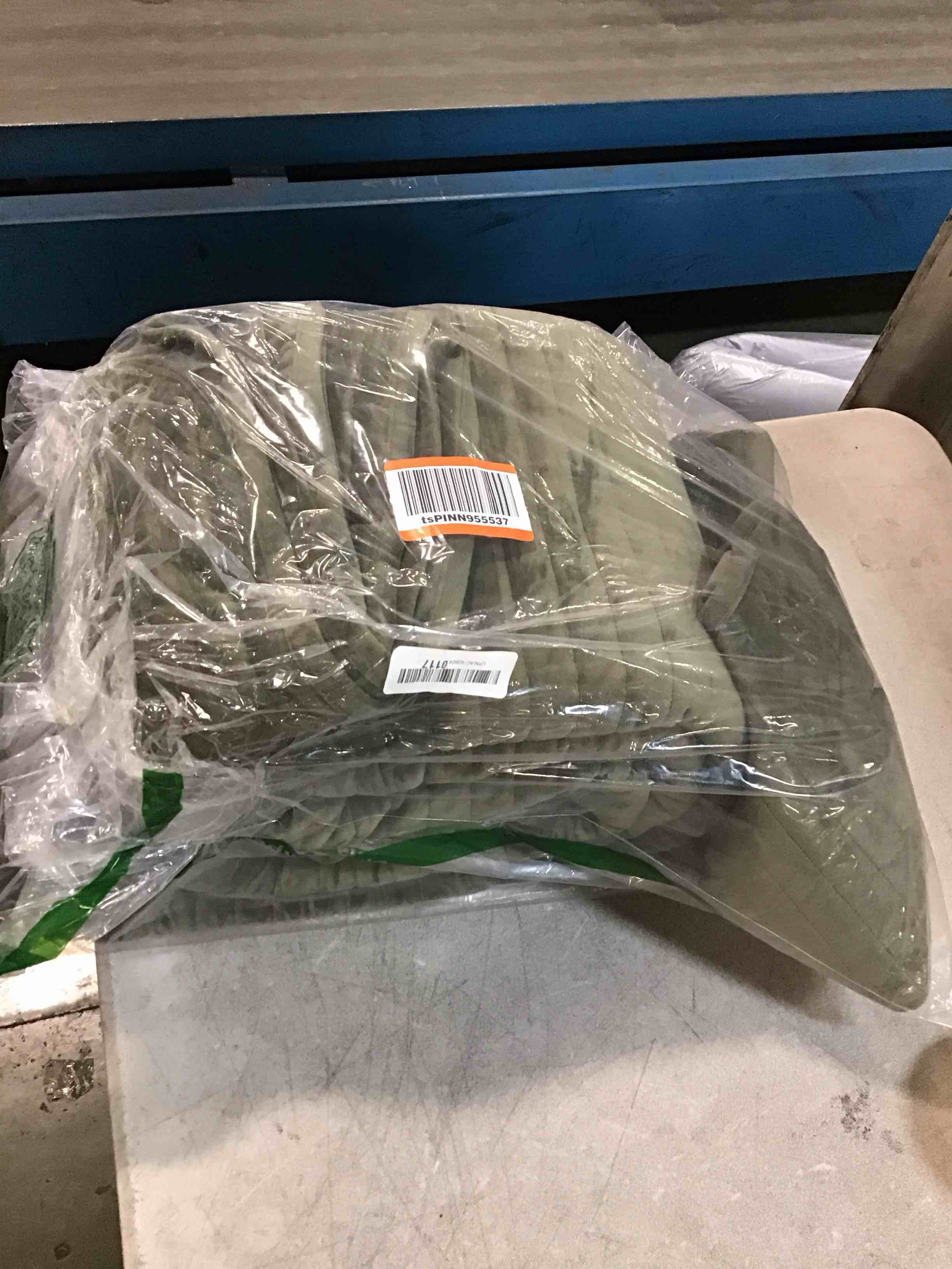 https://s3.amazonaws.com/lotting-images-prod/bidfta/PPE0330702_1728512556171.jpeg