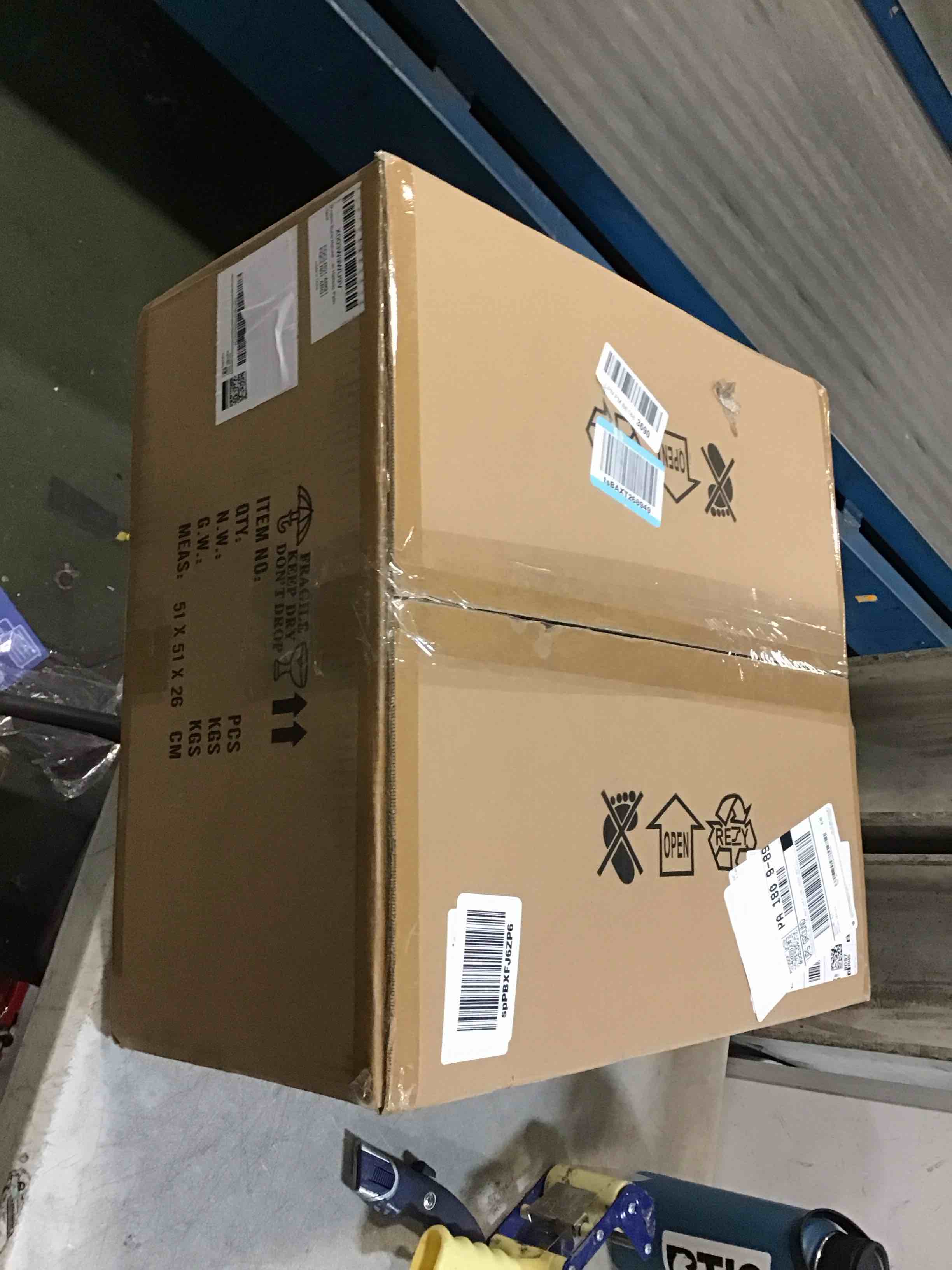 https://s3.amazonaws.com/lotting-images-prod/bidfta/PPE0330852_1728440930816.jpeg