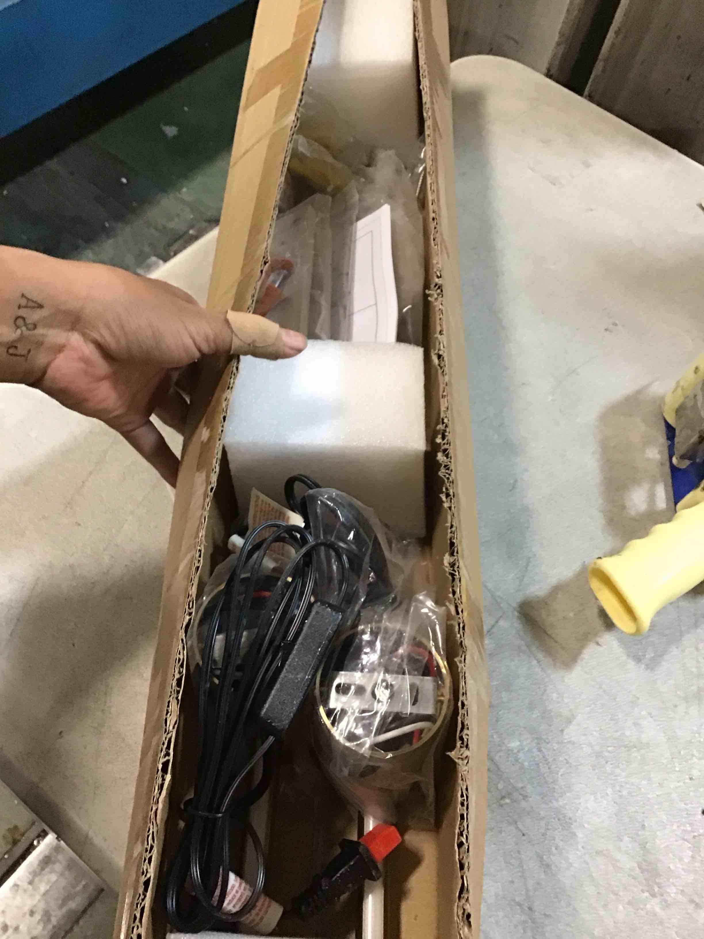 https://s3.amazonaws.com/lotting-images-prod/bidfta/PPE0331656_1728007336098.jpeg