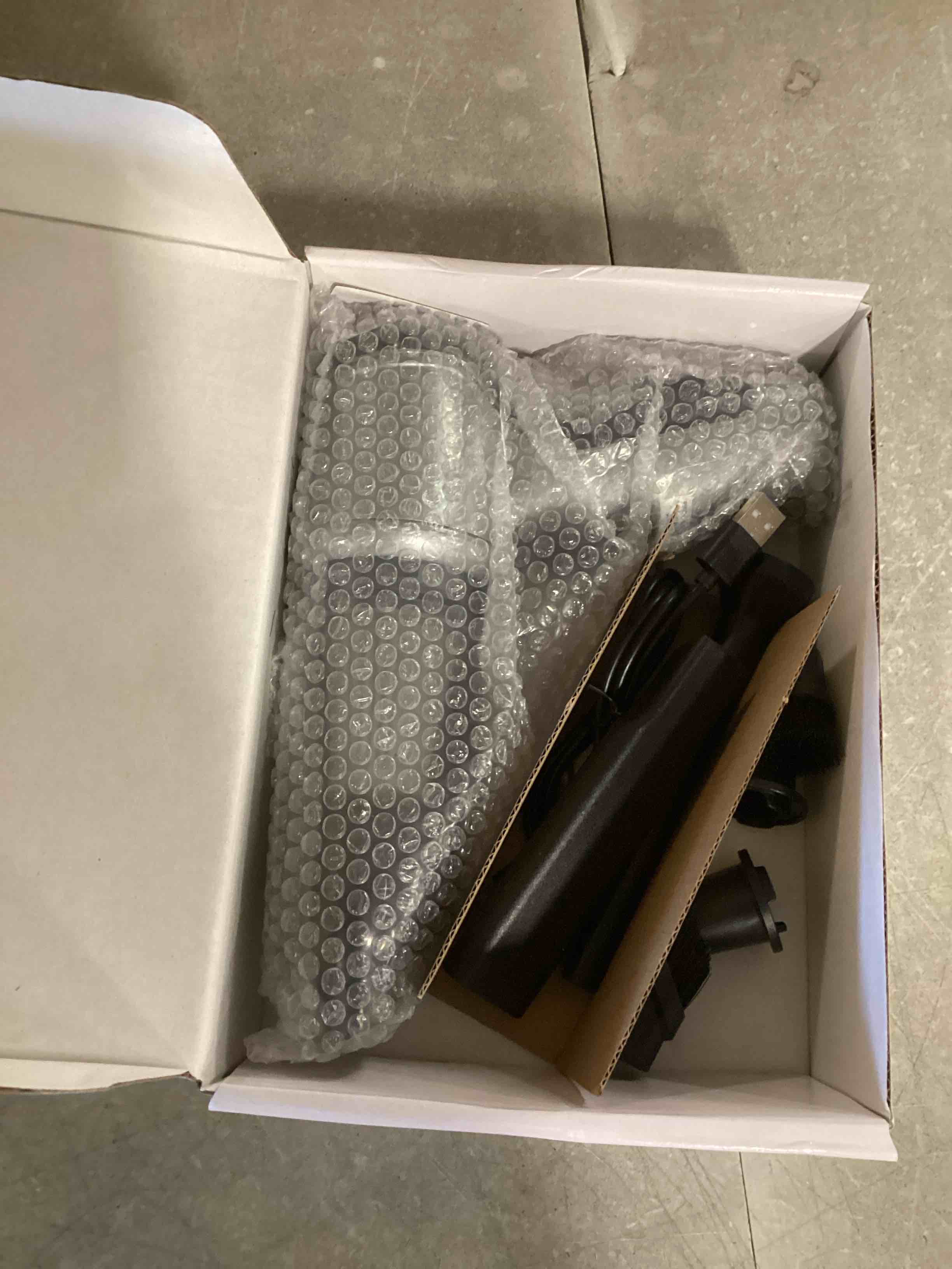 https://s3.amazonaws.com/lotting-images-prod/bidfta/PPE0333634_1728562873602.jpeg