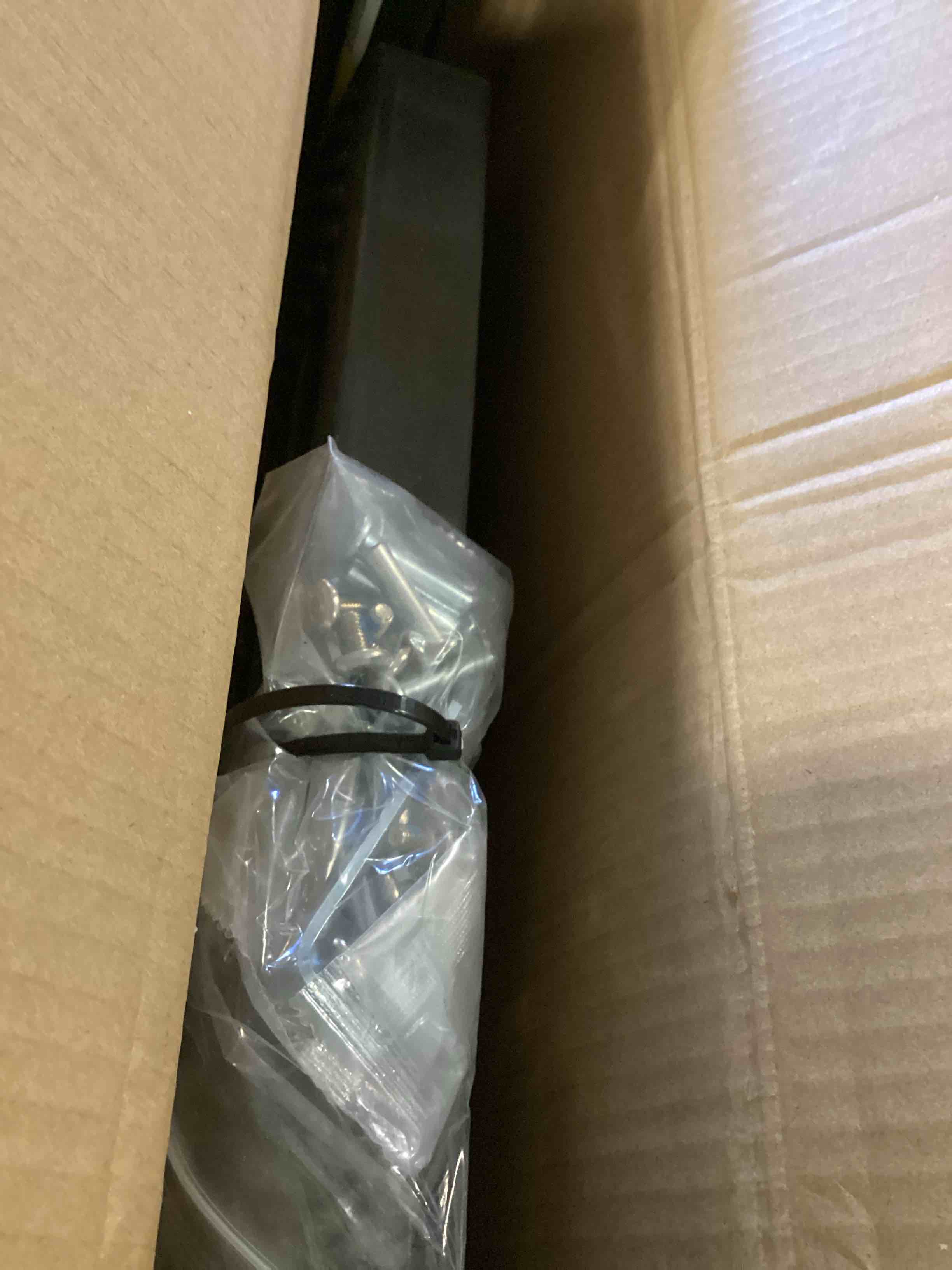 https://s3.amazonaws.com/lotting-images-prod/bidfta/PPE0333789_1728584718892.jpeg