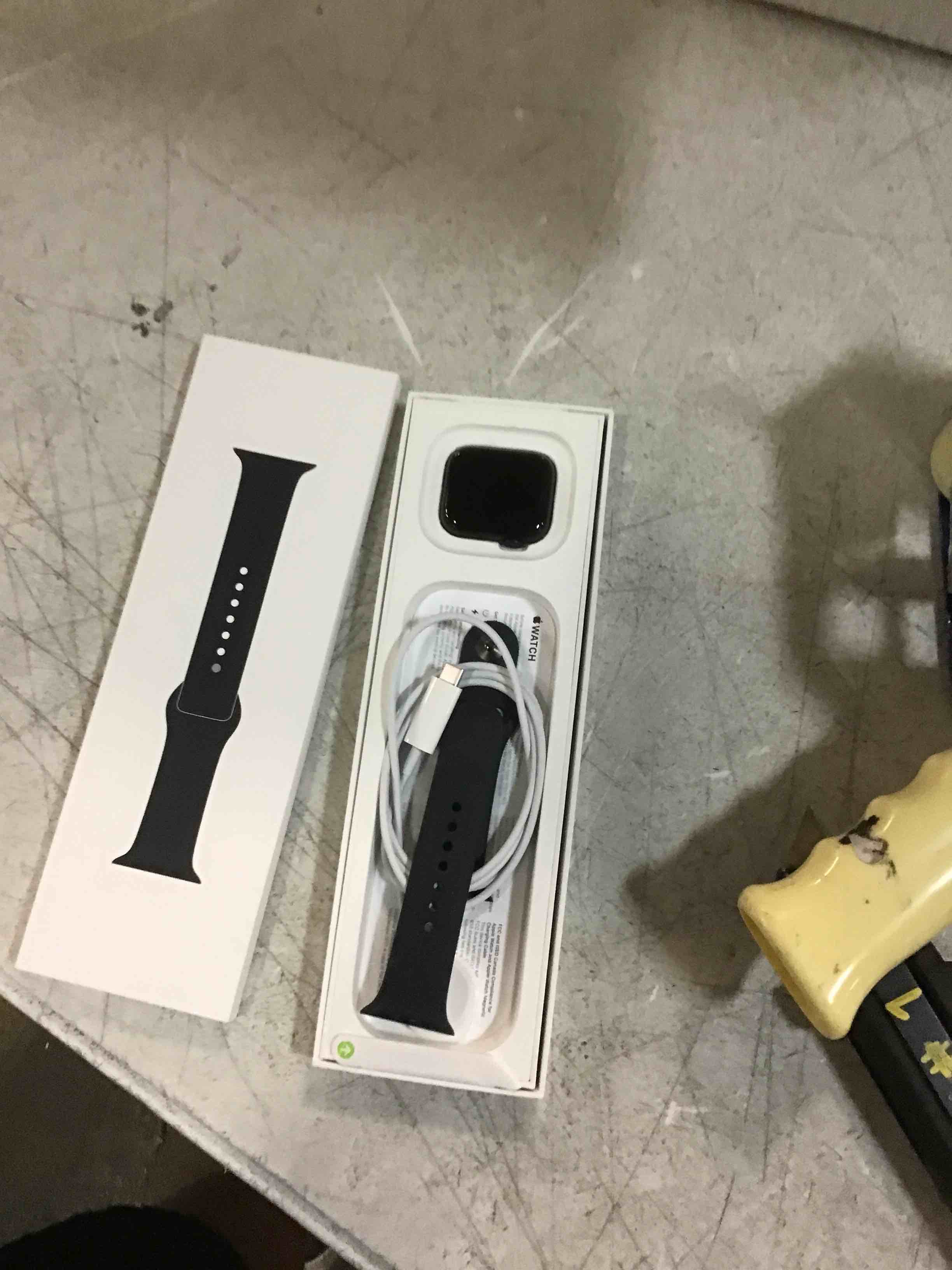 https://s3.amazonaws.com/lotting-images-prod/bidfta/PPE0334096_1729020243735.jpeg