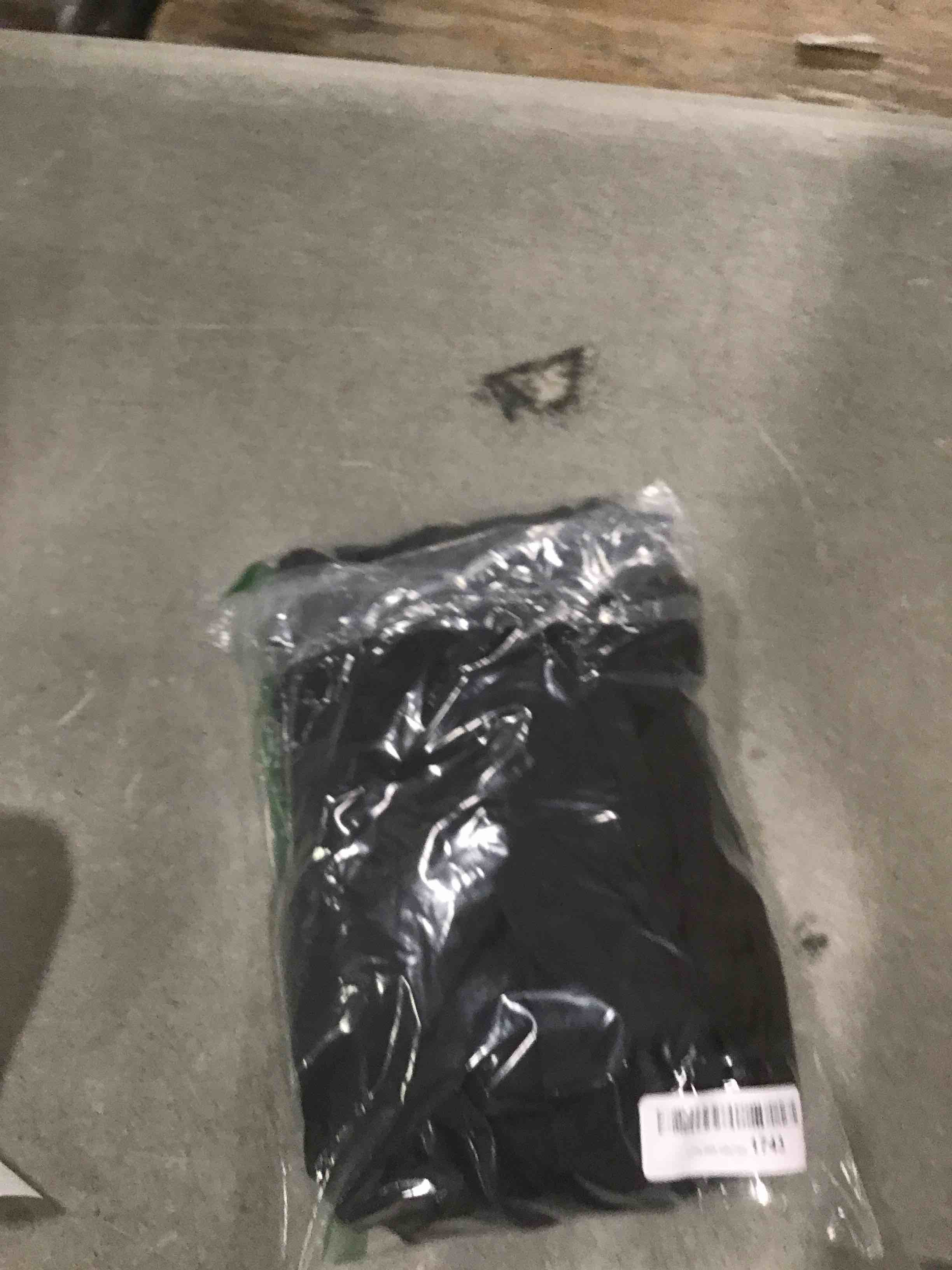 https://s3.amazonaws.com/lotting-images-prod/bidfta/PPE0334662_1728904433094.jpeg