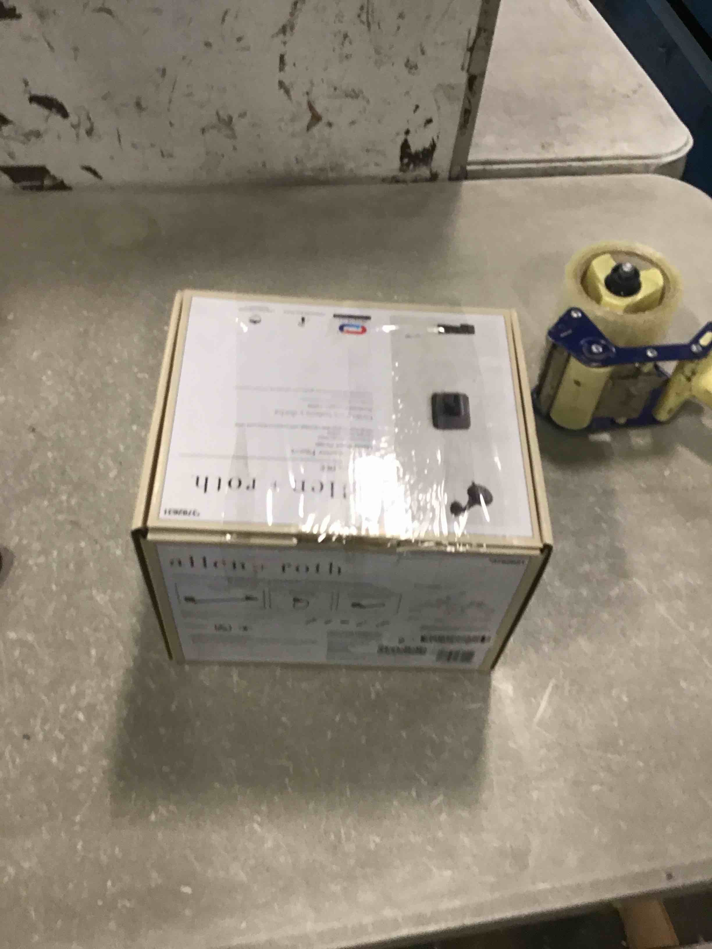 https://s3.amazonaws.com/lotting-images-prod/bidfta/PPE0334933_1728590059233.jpeg
