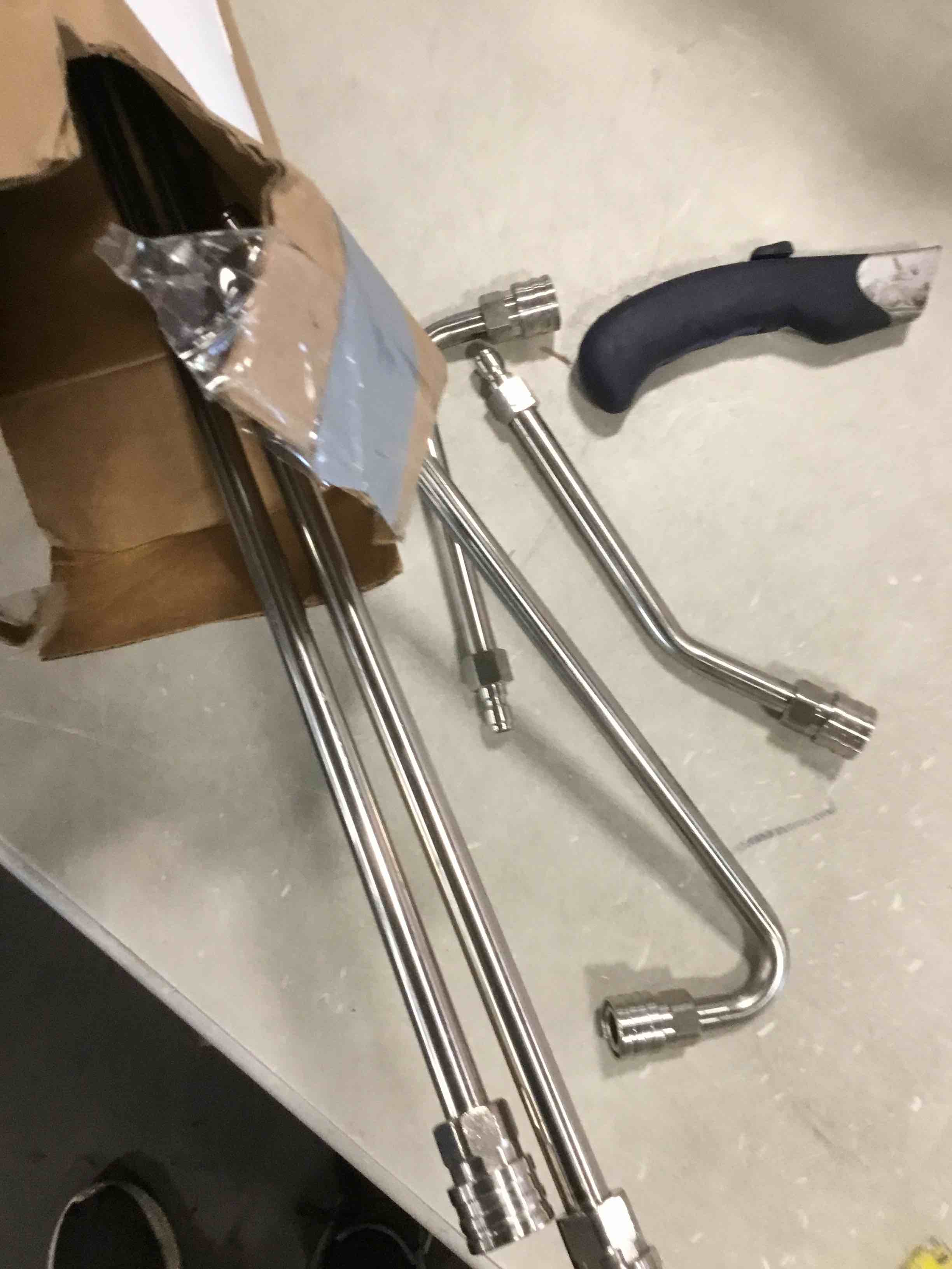 https://s3.amazonaws.com/lotting-images-prod/bidfta/PPE0335316_1728481221875.jpeg