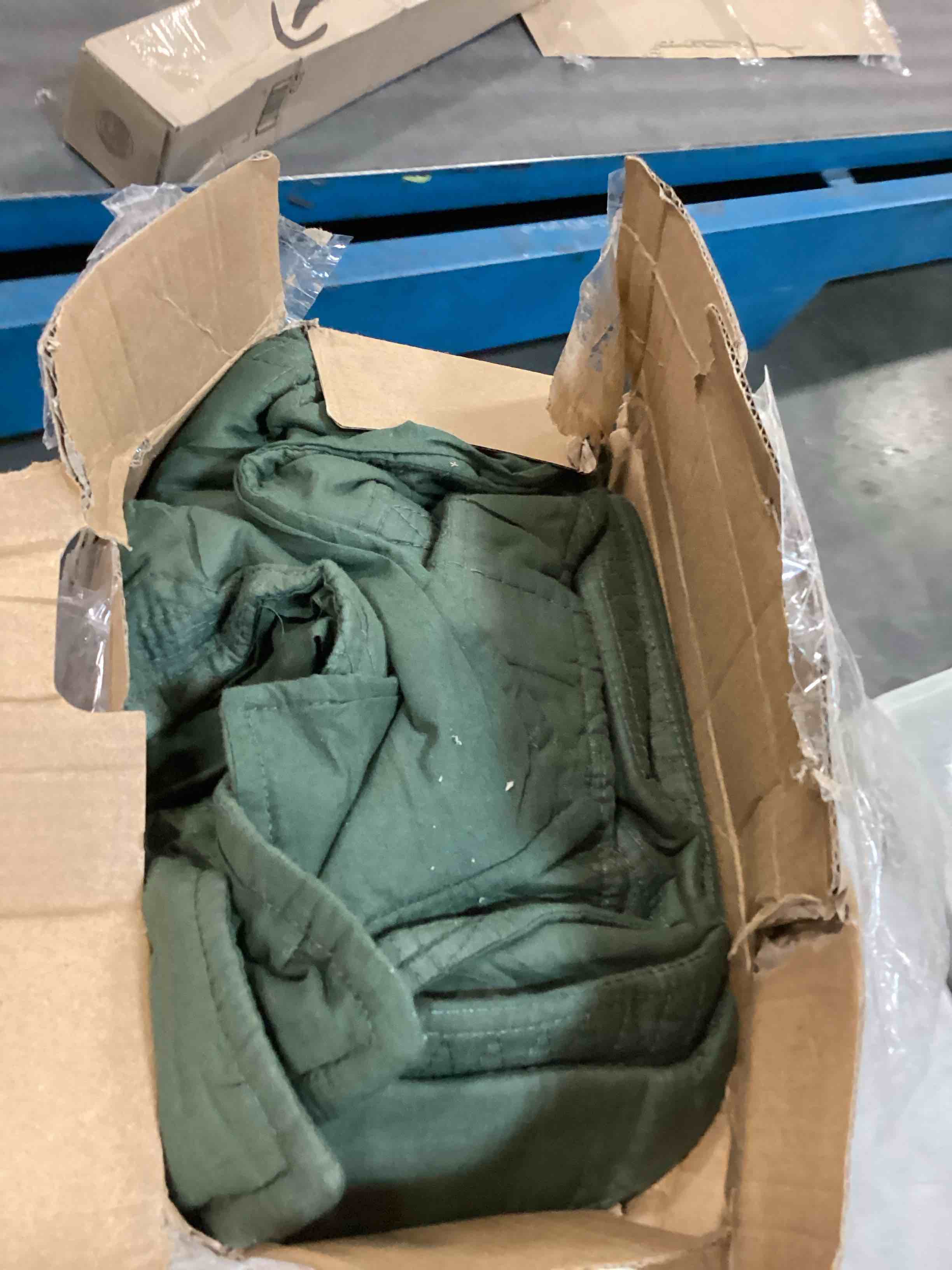 https://s3.amazonaws.com/lotting-images-prod/bidfta/PPE0336174_1729728589072.jpeg