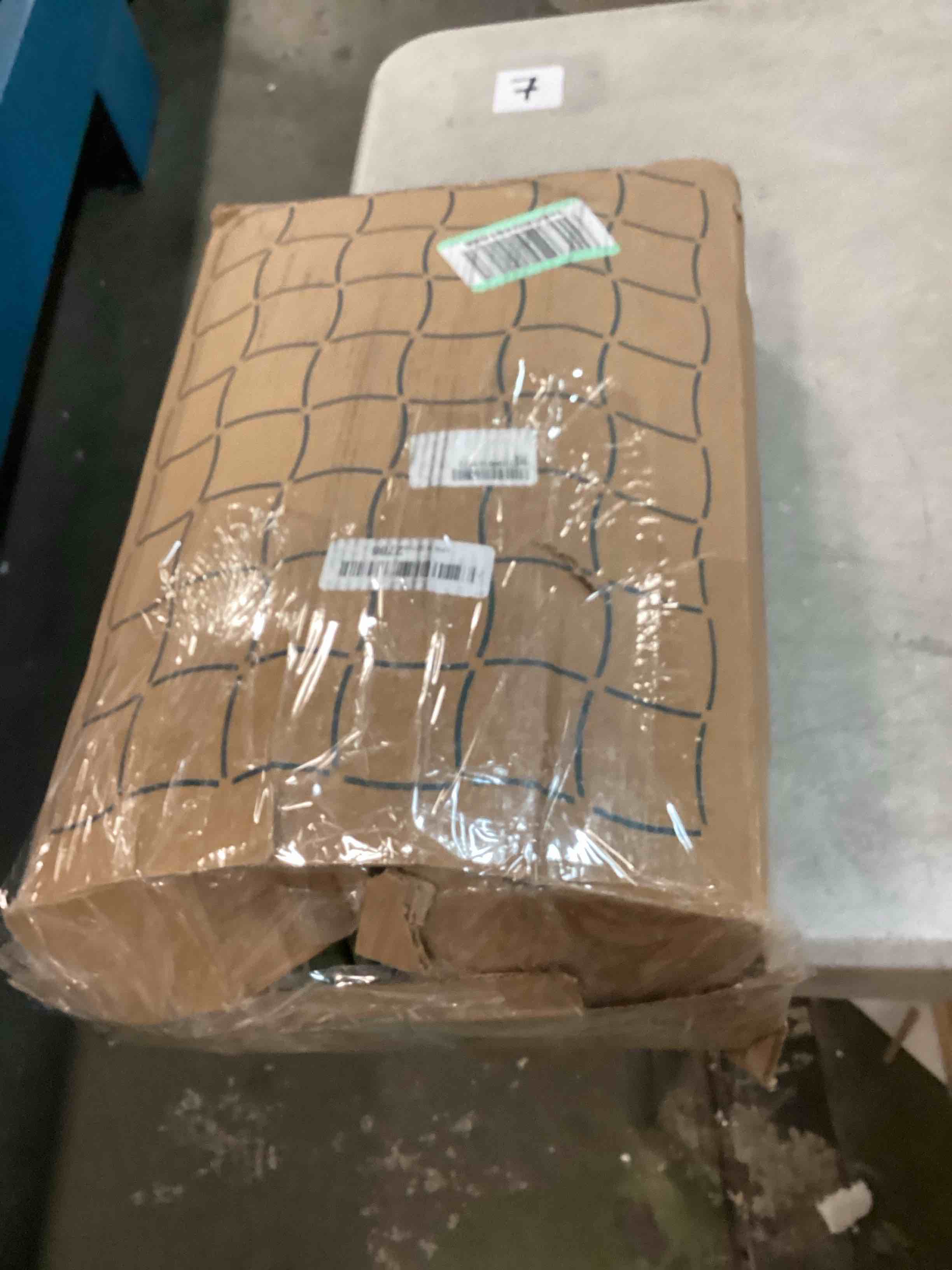 https://s3.amazonaws.com/lotting-images-prod/bidfta/PPE0336174_1729728610082.jpeg