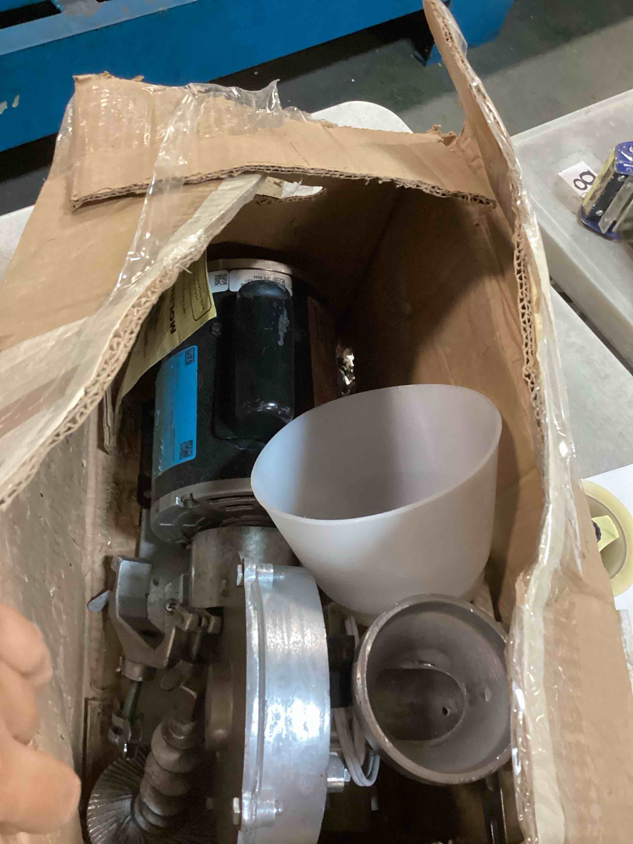 https://s3.amazonaws.com/lotting-images-prod/bidfta/PPE0336207_1729726054067.jpeg