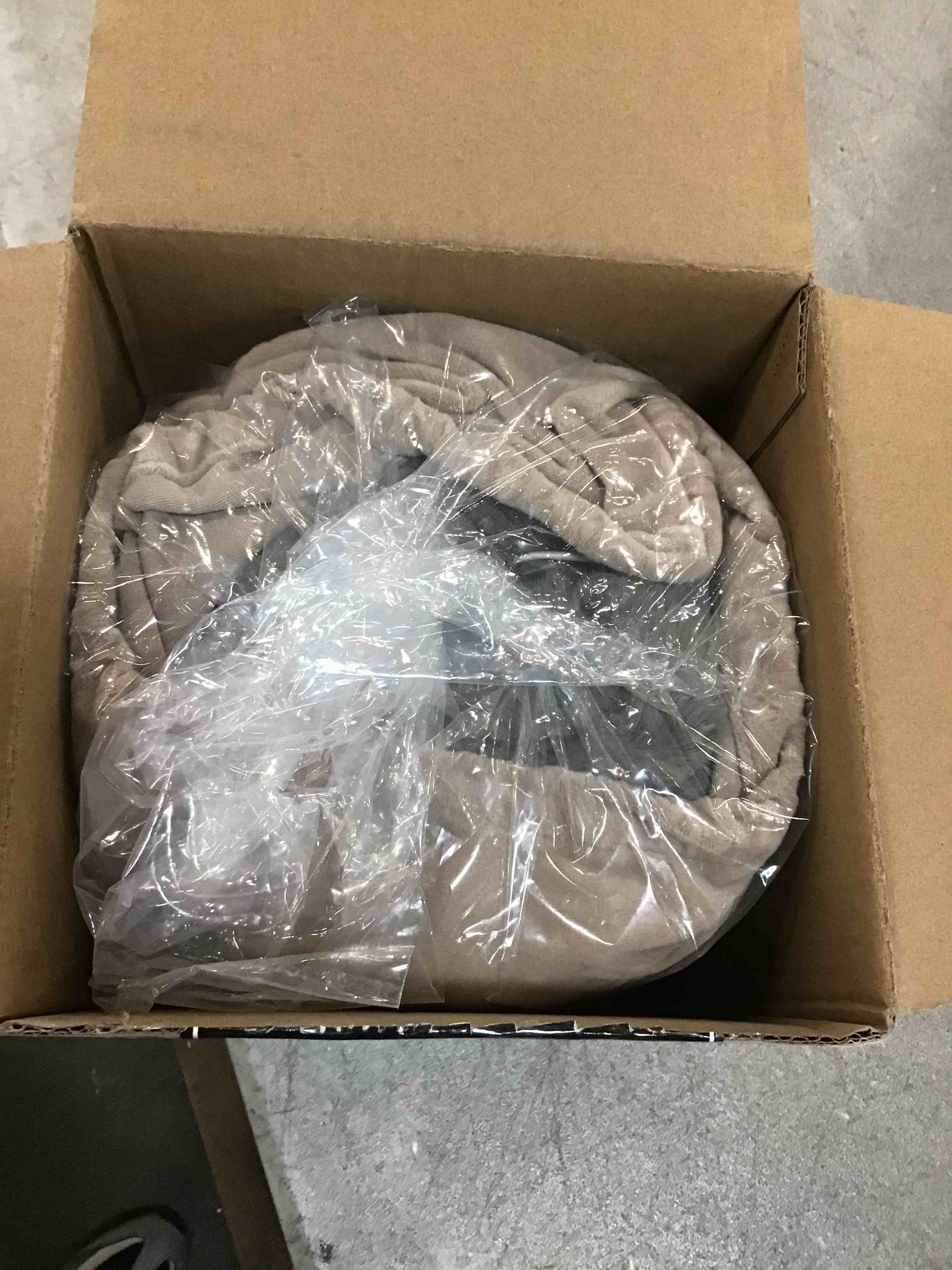 https://s3.amazonaws.com/lotting-images-prod/bidfta/PPE0336360_1729704294465.jpeg
