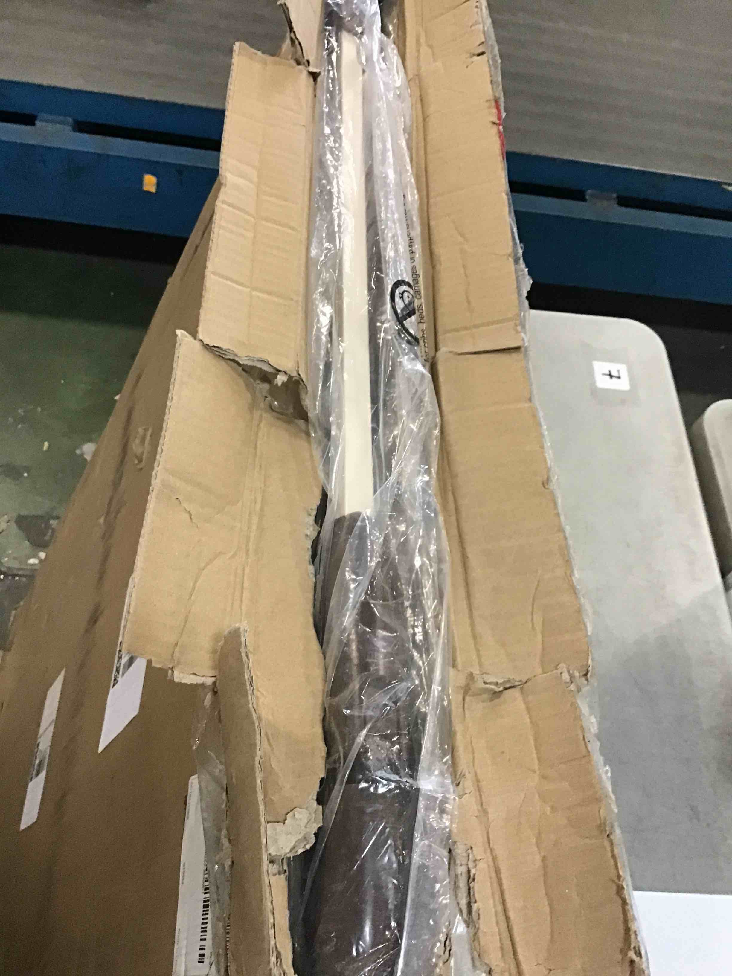 https://s3.amazonaws.com/lotting-images-prod/bidfta/PPE0336375_1729700187766.jpeg