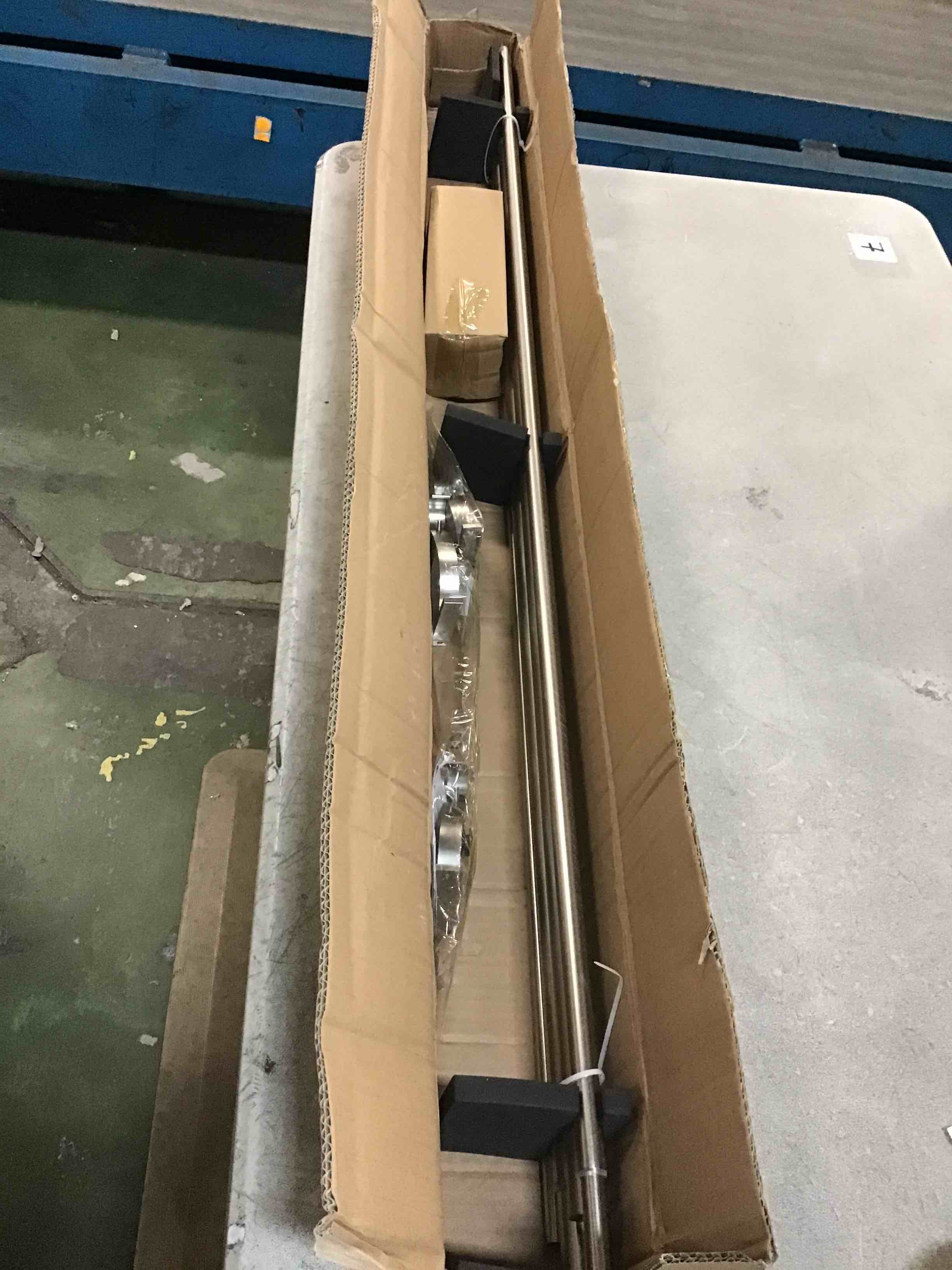 https://s3.amazonaws.com/lotting-images-prod/bidfta/PPE0336460_1729685959846.jpeg