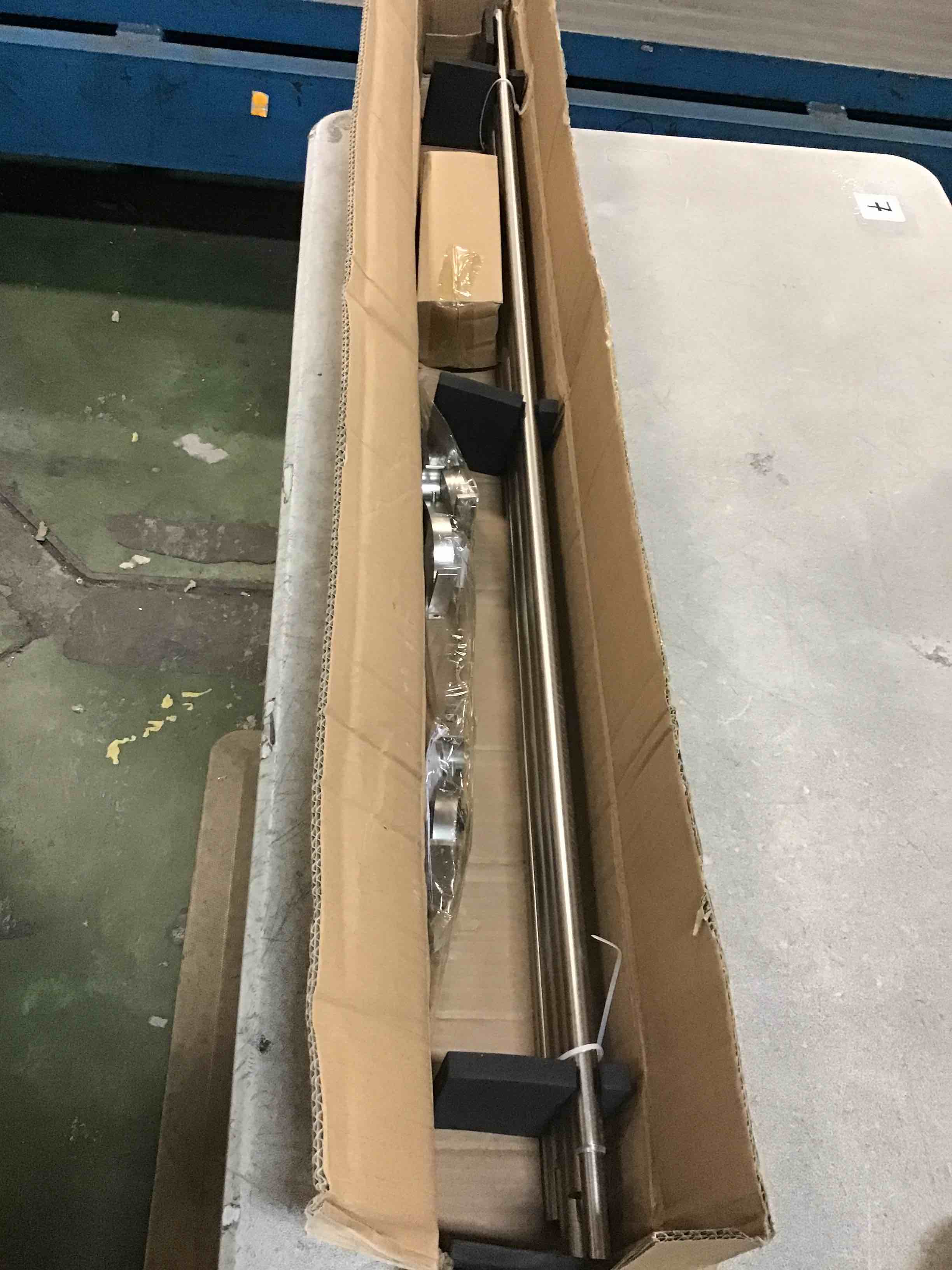 https://s3.amazonaws.com/lotting-images-prod/bidfta/PPE0336460_1729685961027.jpeg