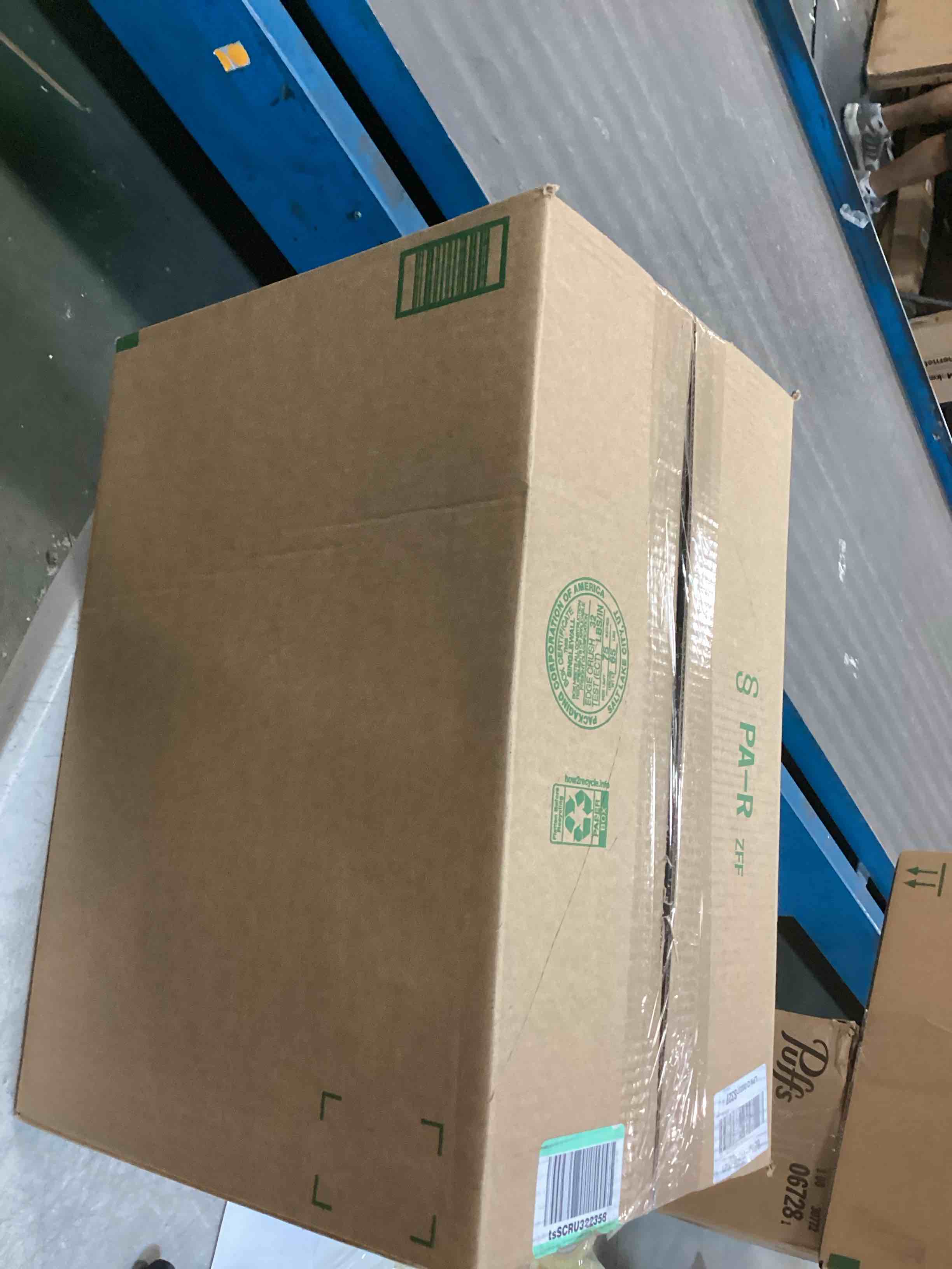 https://s3.amazonaws.com/lotting-images-prod/bidfta/PPE0336487_1729658826542.jpeg
