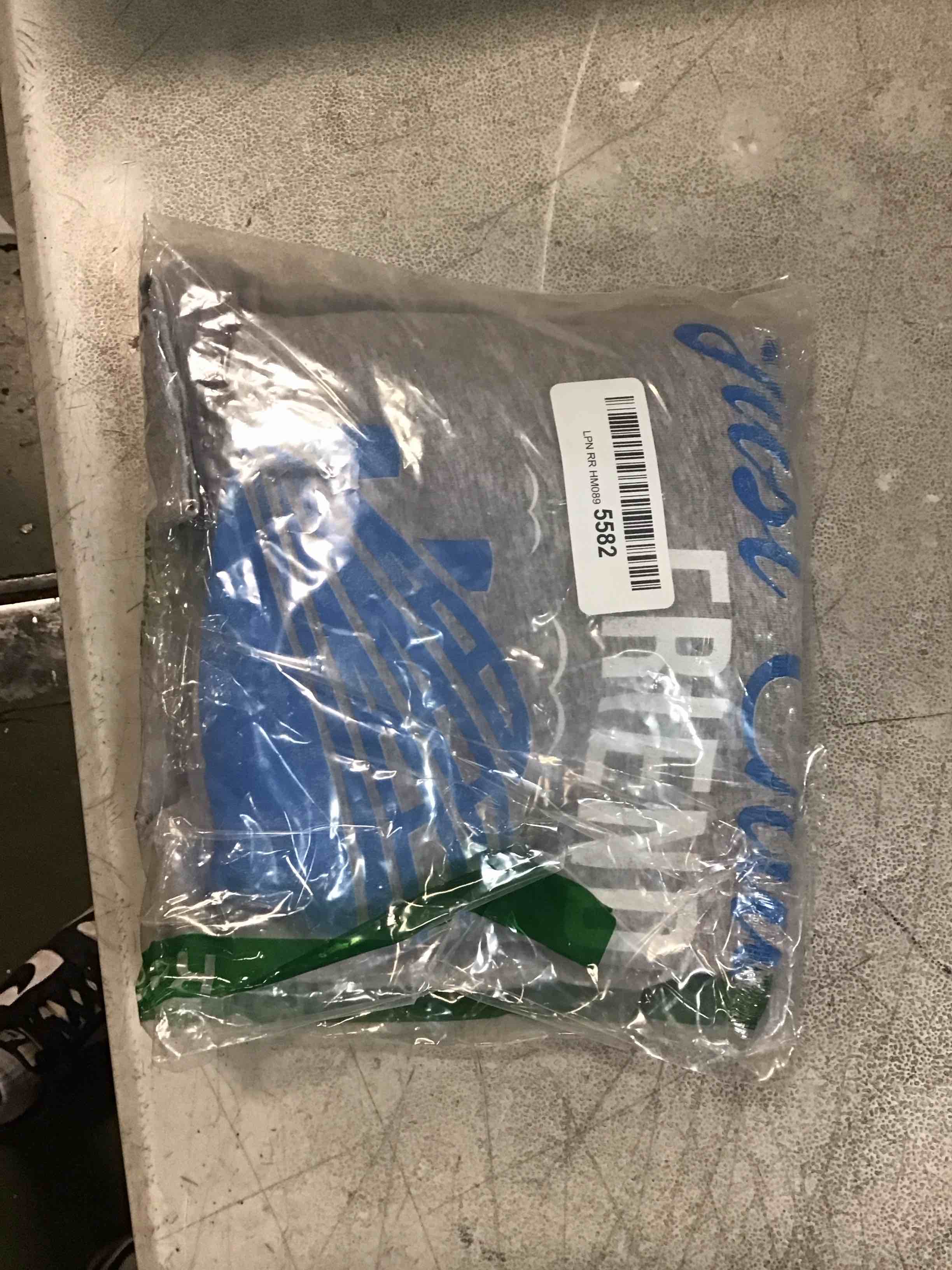 https://s3.amazonaws.com/lotting-images-prod/bidfta/PPE0336945_1729294159132.jpeg