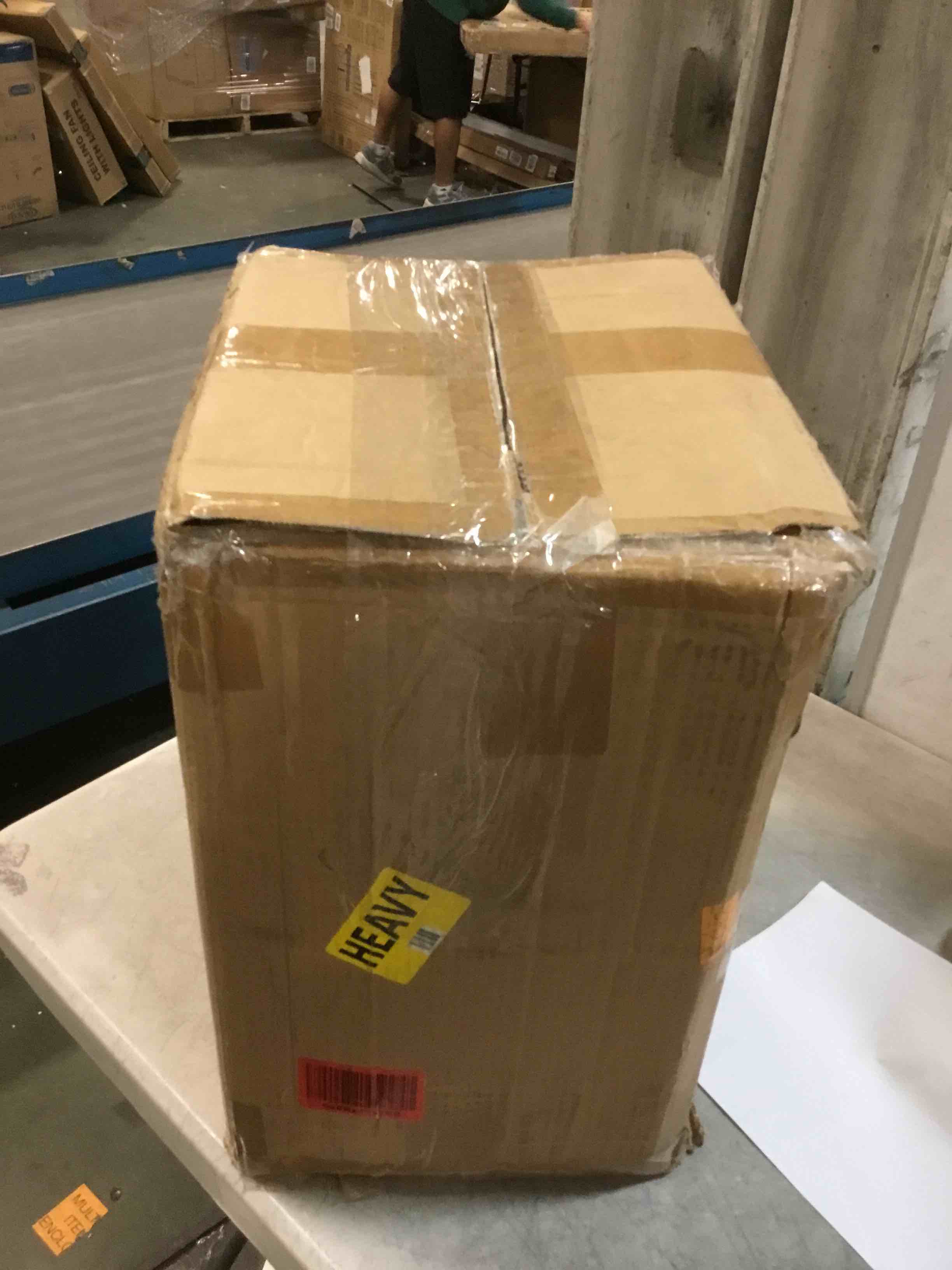 https://s3.amazonaws.com/lotting-images-prod/bidfta/PPE0337661_1729043832868.jpeg