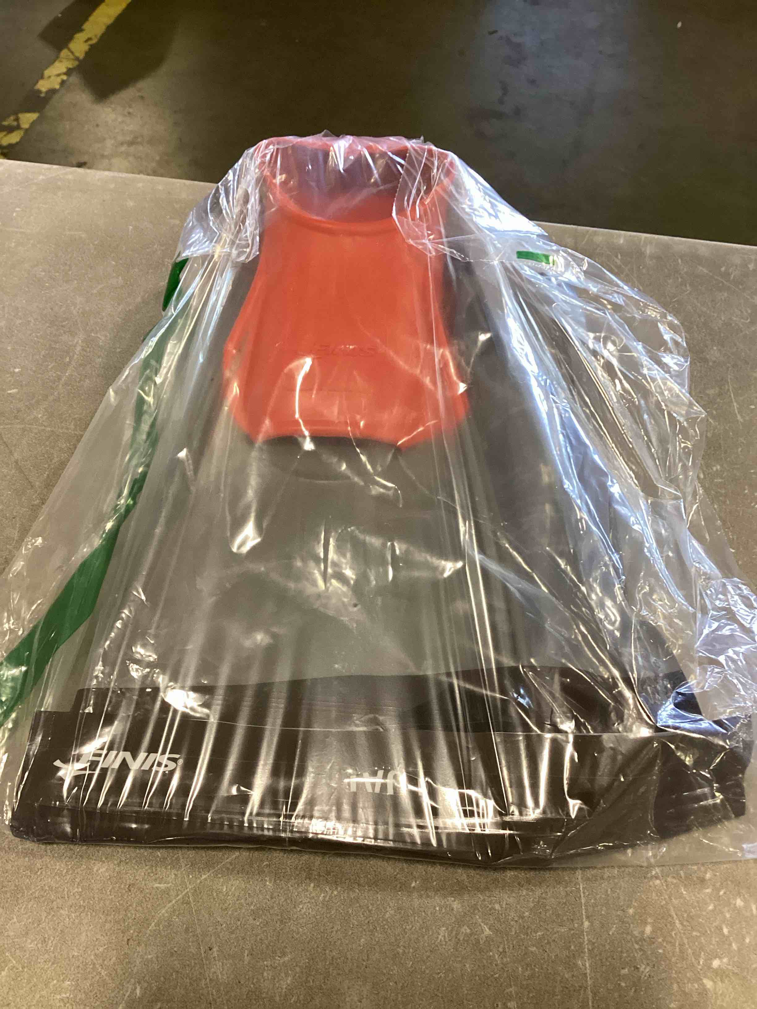 https://s3.amazonaws.com/lotting-images-prod/bidfta/PPE0339218_1728494626696.jpeg