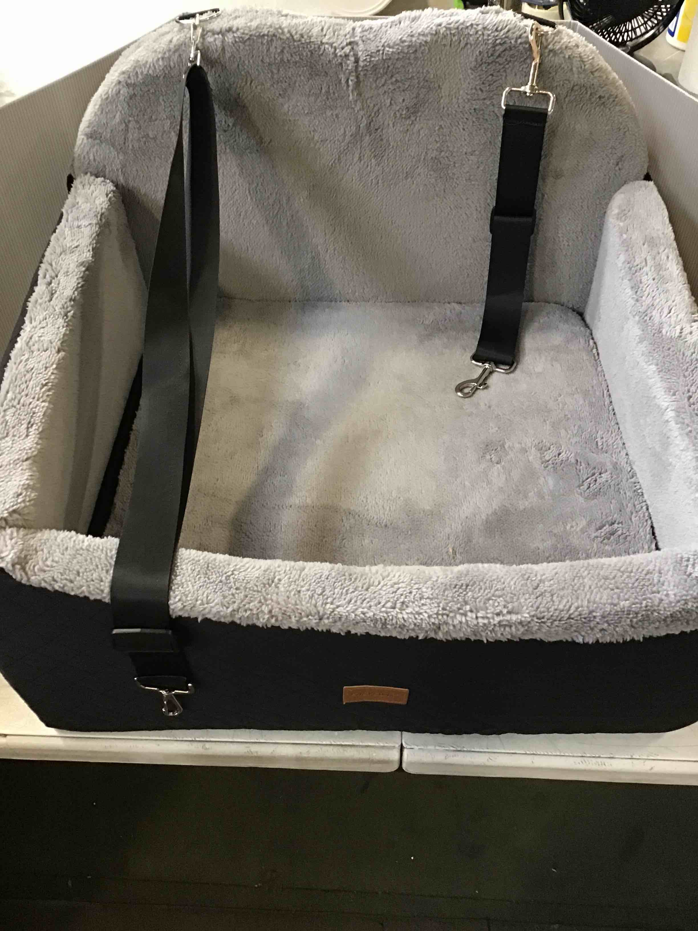 https://s3.amazonaws.com/lotting-images-prod/bidfta/PPE0340046_1745929569197.jpeg
