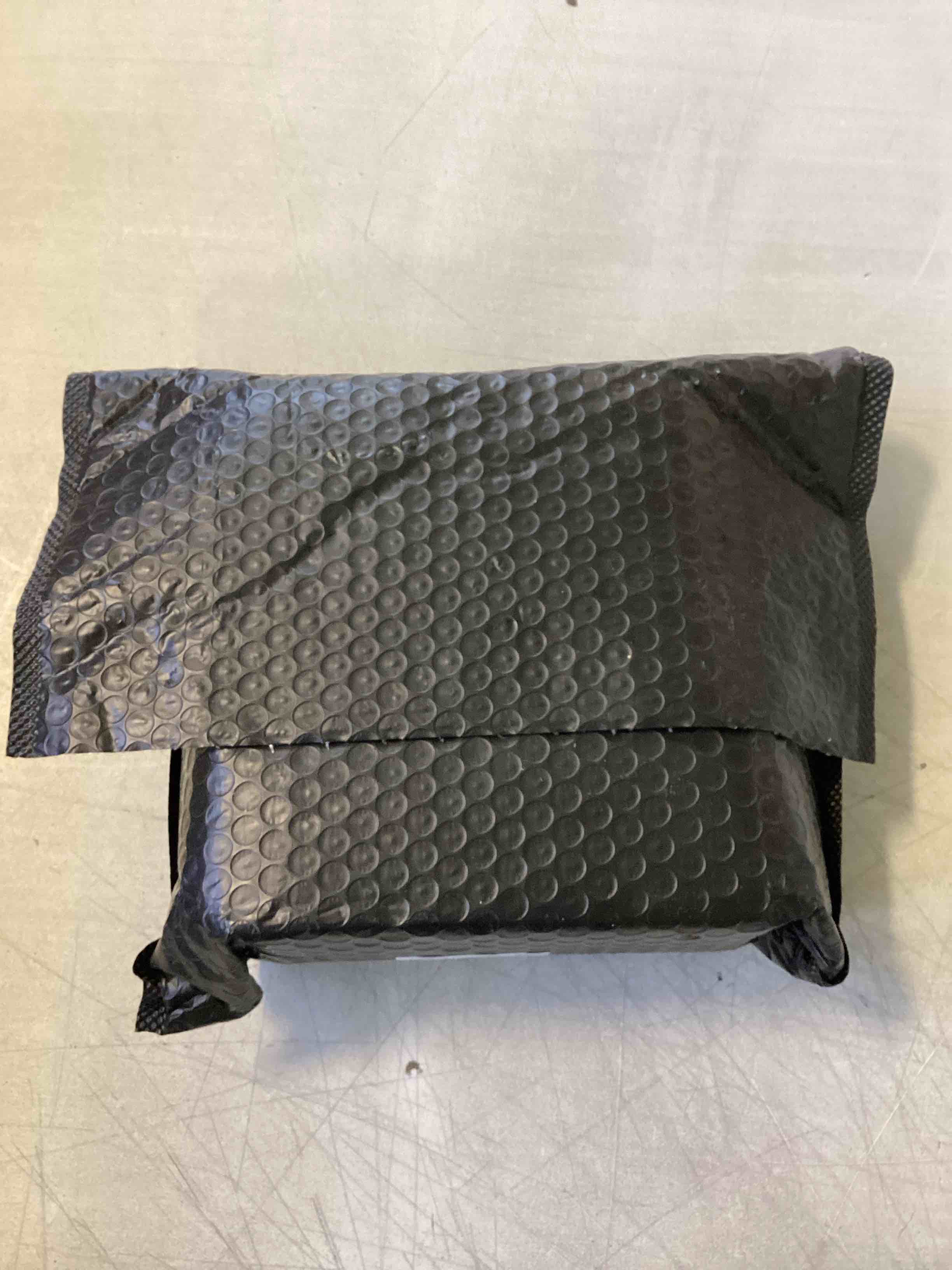 https://s3.amazonaws.com/lotting-images-prod/bidfta/PPE0340137_1745866373965.jpeg