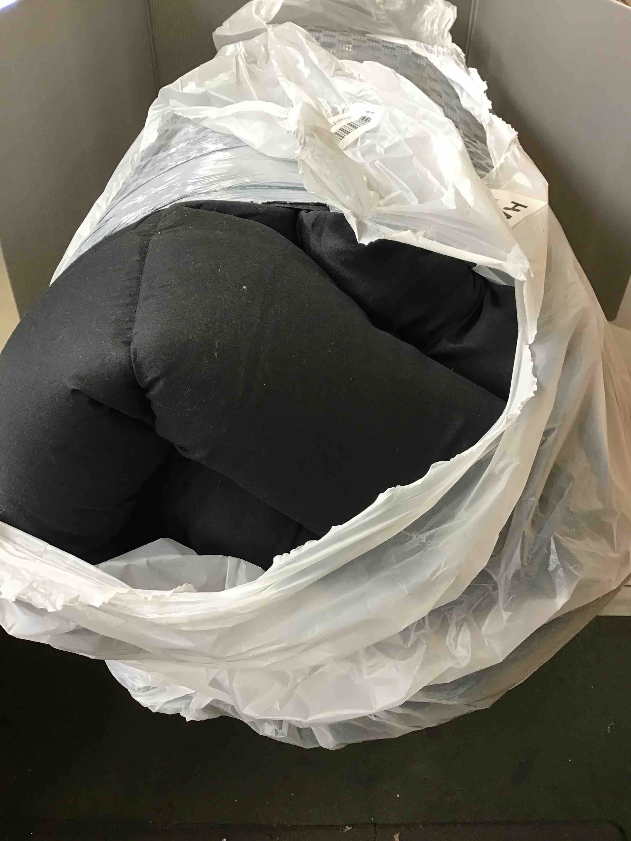 https://s3.amazonaws.com/lotting-images-prod/bidfta/PPE0341113_1745954813942.jpeg