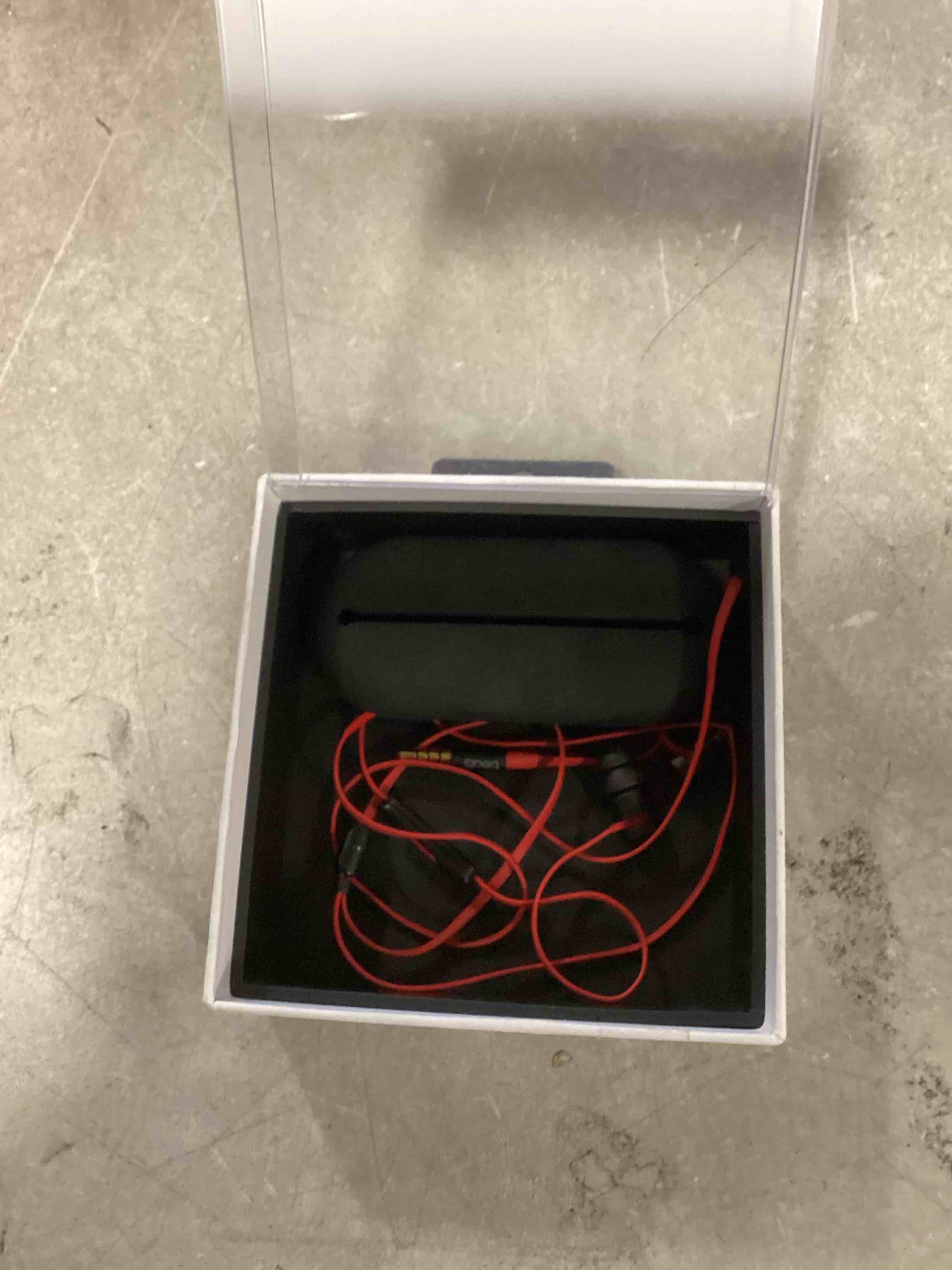 https://s3.amazonaws.com/lotting-images-prod/bidfta/PPE0341852_1727464898583.jpeg