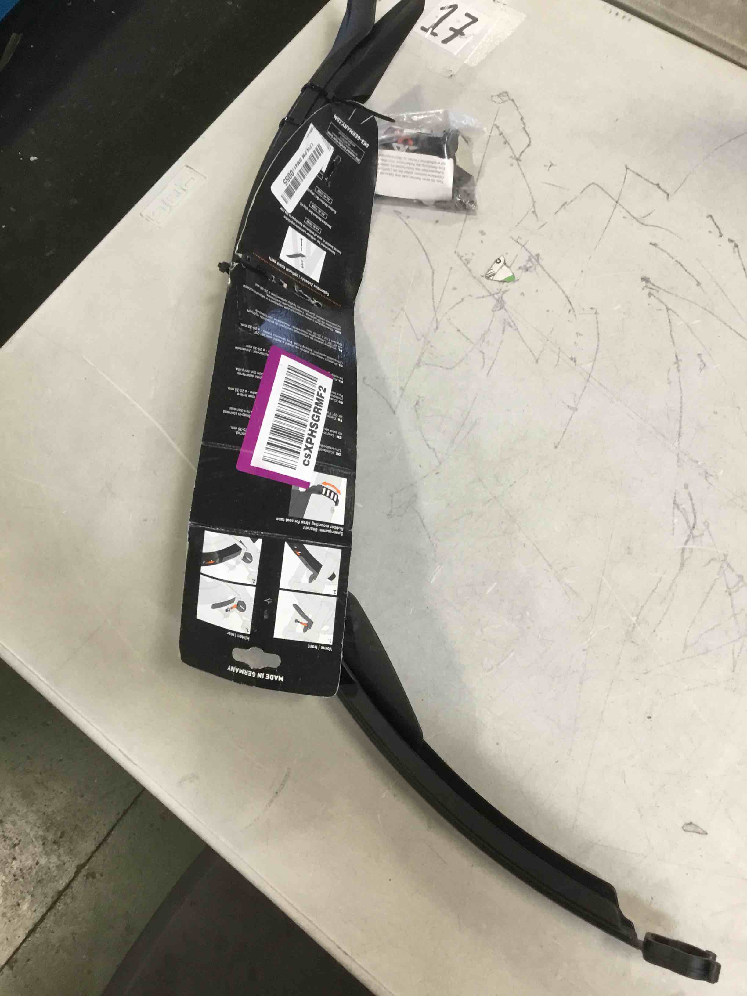 https://s3.amazonaws.com/lotting-images-prod/bidfta/PPE0342299_1728490903750.jpeg