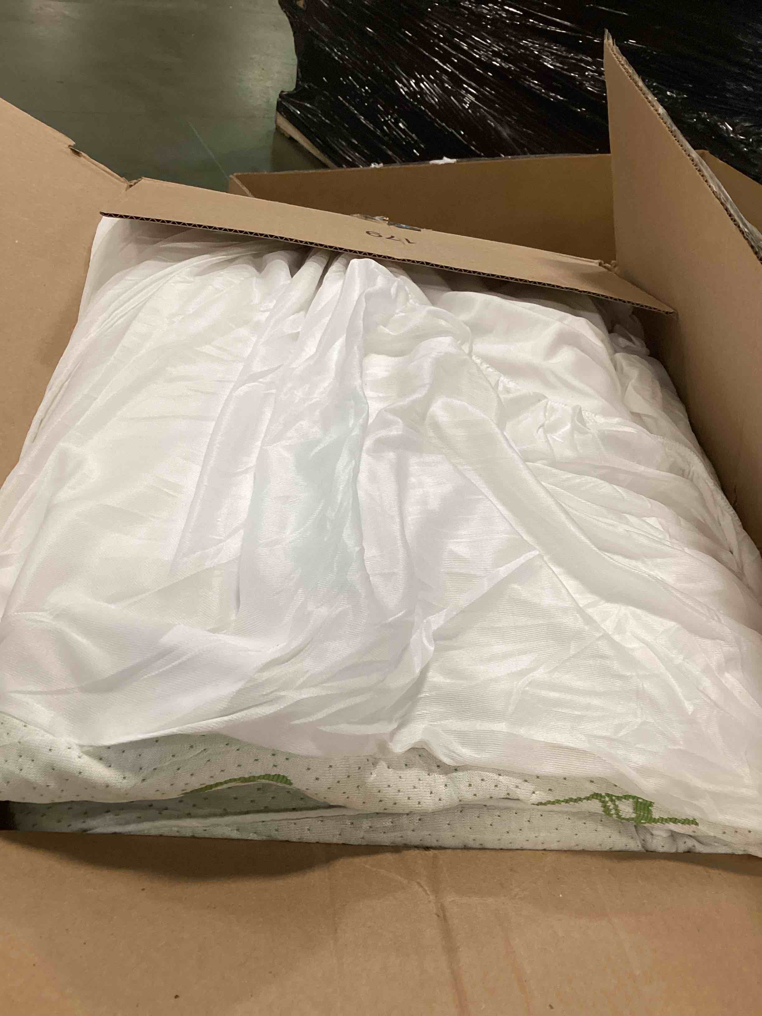 https://s3.amazonaws.com/lotting-images-prod/bidfta/PPE0343003_1729688179451.jpeg