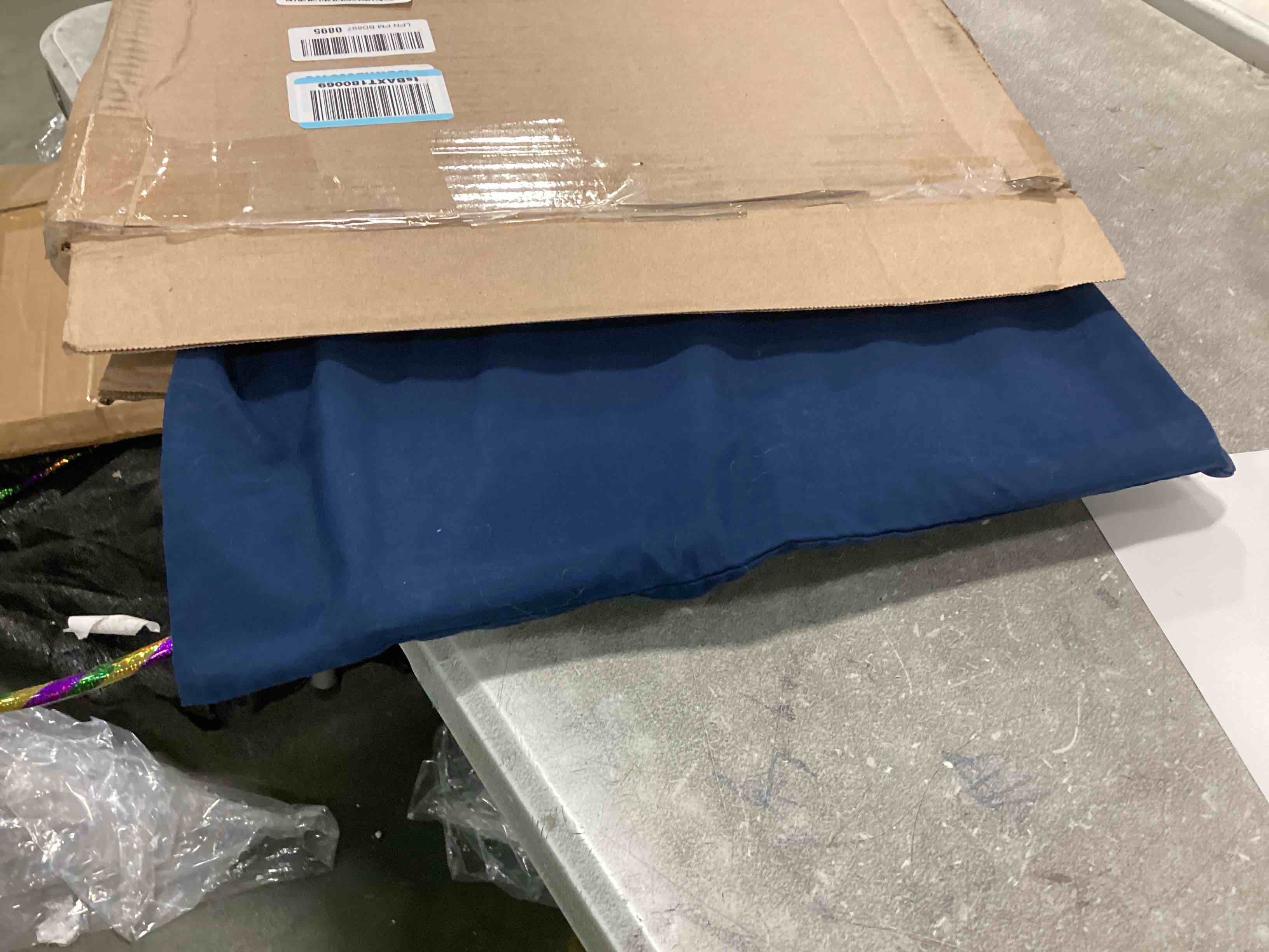 https://s3.amazonaws.com/lotting-images-prod/bidfta/PPE0343219_1729772524790.jpeg
