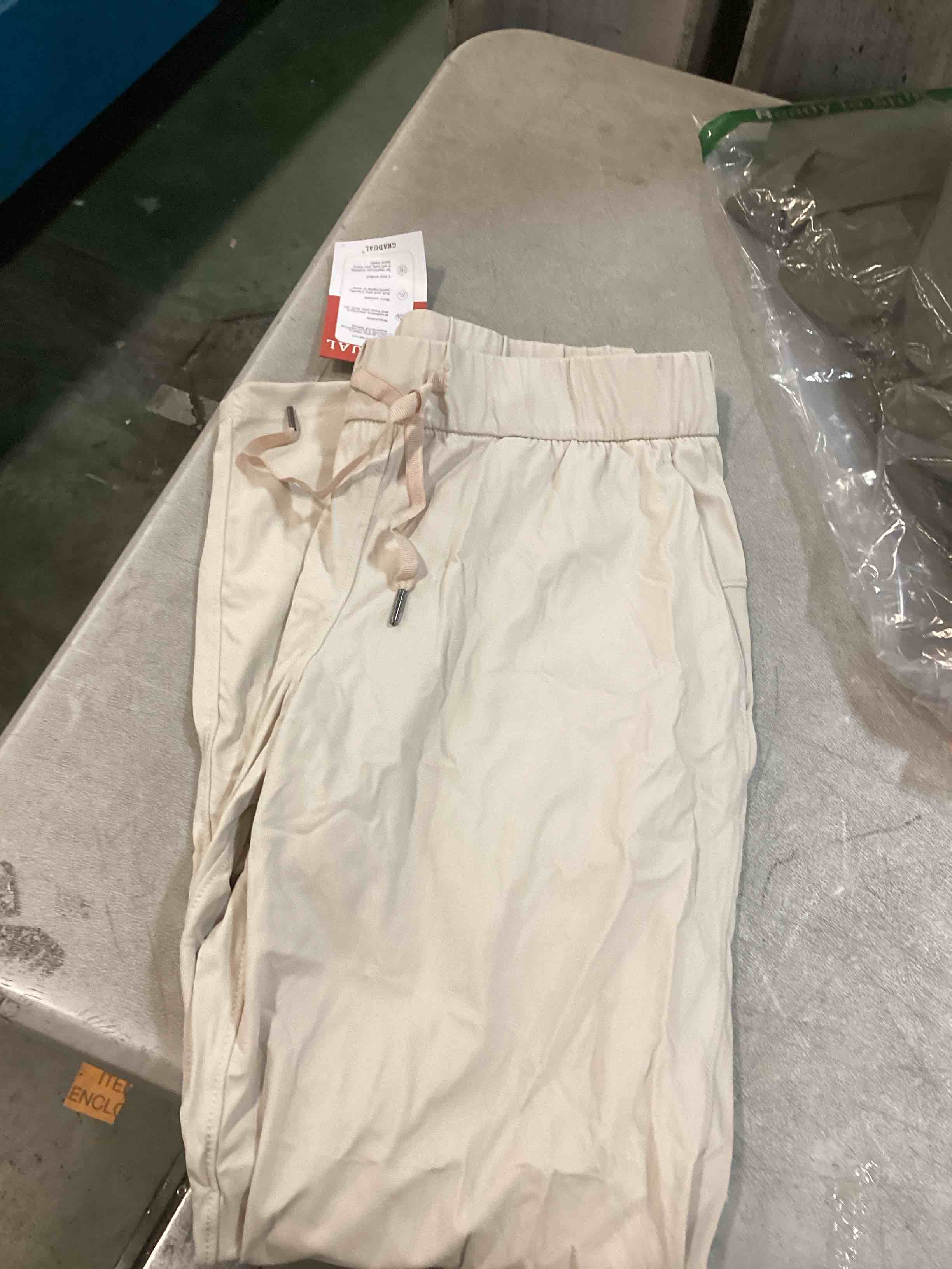https://s3.amazonaws.com/lotting-images-prod/bidfta/PPE0344074_1729012643905.jpeg