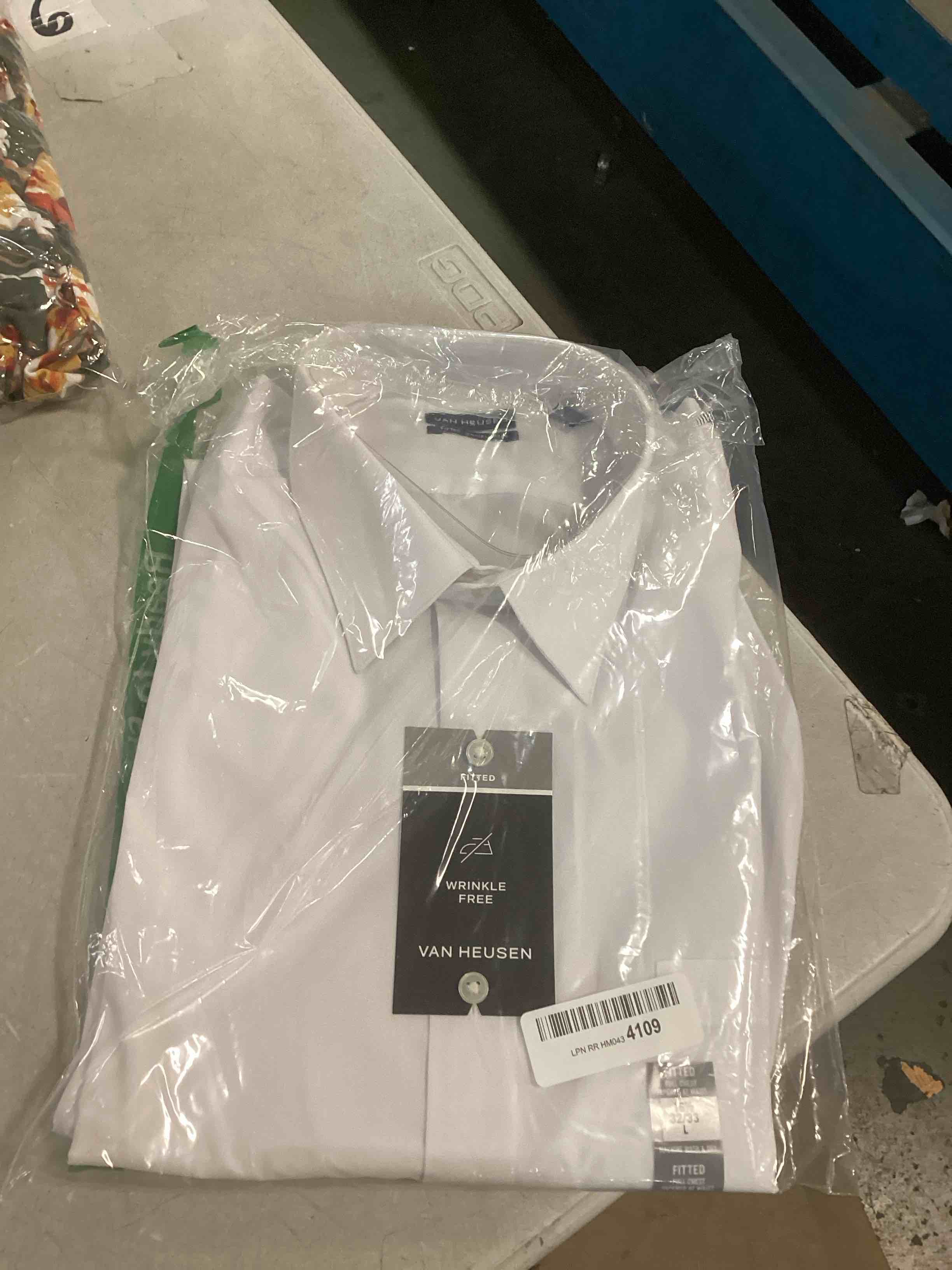 https://s3.amazonaws.com/lotting-images-prod/bidfta/PPE0344220_1728918515530.jpeg
